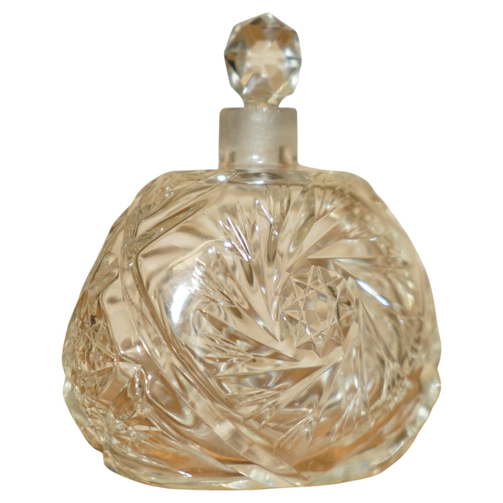 POSH FRENCH ANTIQUE CUT GLASS CRYSTAL COLLECTABLE DRESSiNG TABLE PERFUME BOTTLE