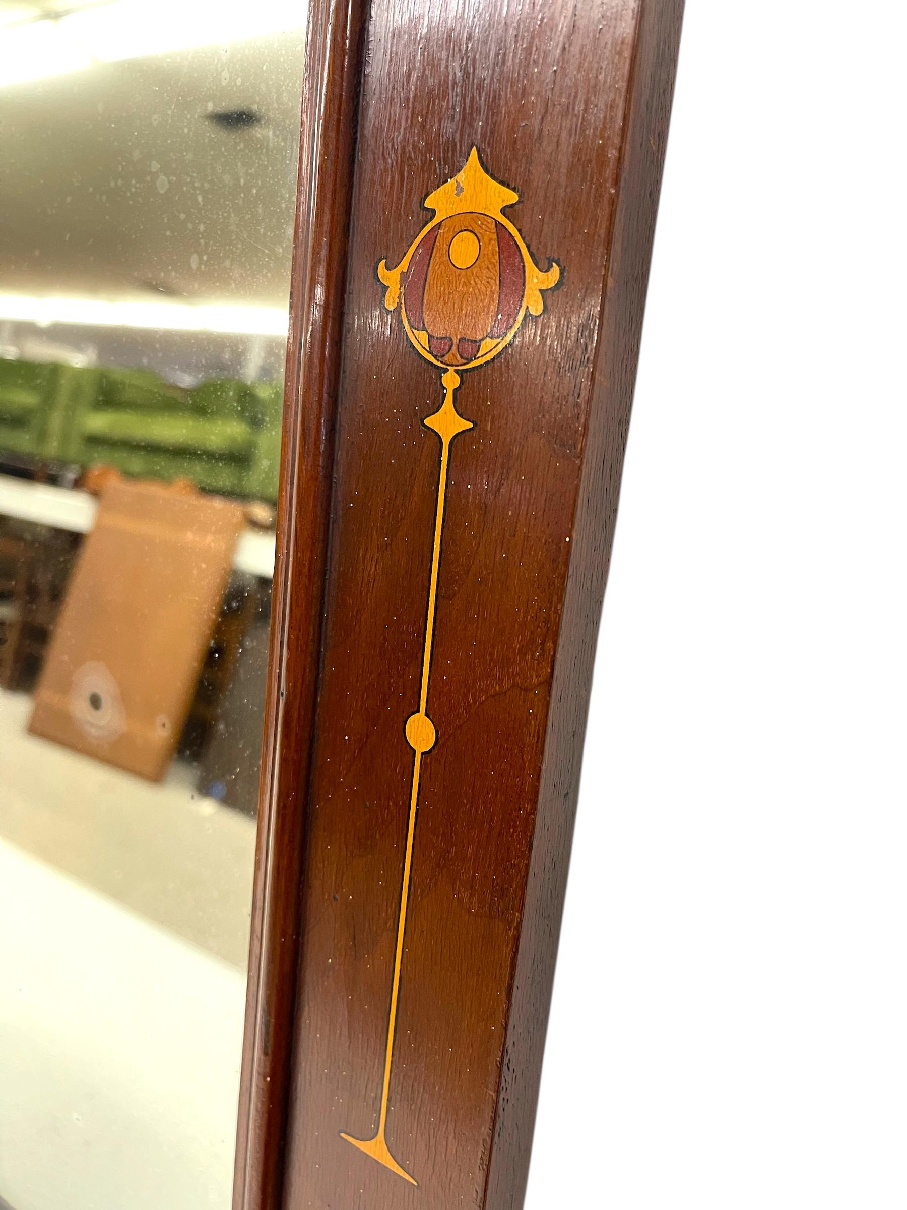 Verre Possiblement Antique Arts and Crafts Painted Mahogany Toned Wall Mirror (miroir peint en acajou) en vente