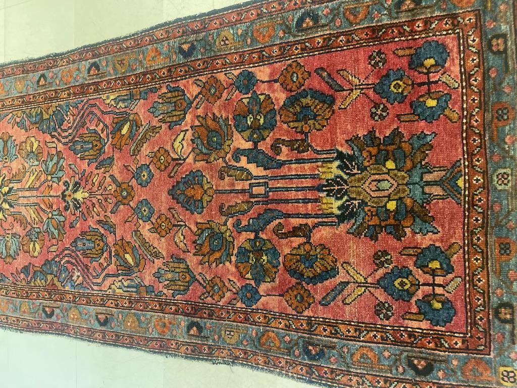Début du 20ème siècle Possiblement ancien tapis persan Hamadan, laine nouée à la main. en vente