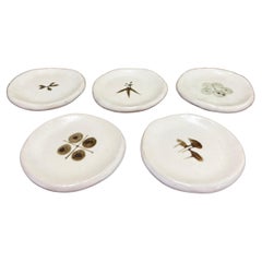 possibilmente vintage in stile mid century modern Piatti da bricolage in ceramica fatti a mano.