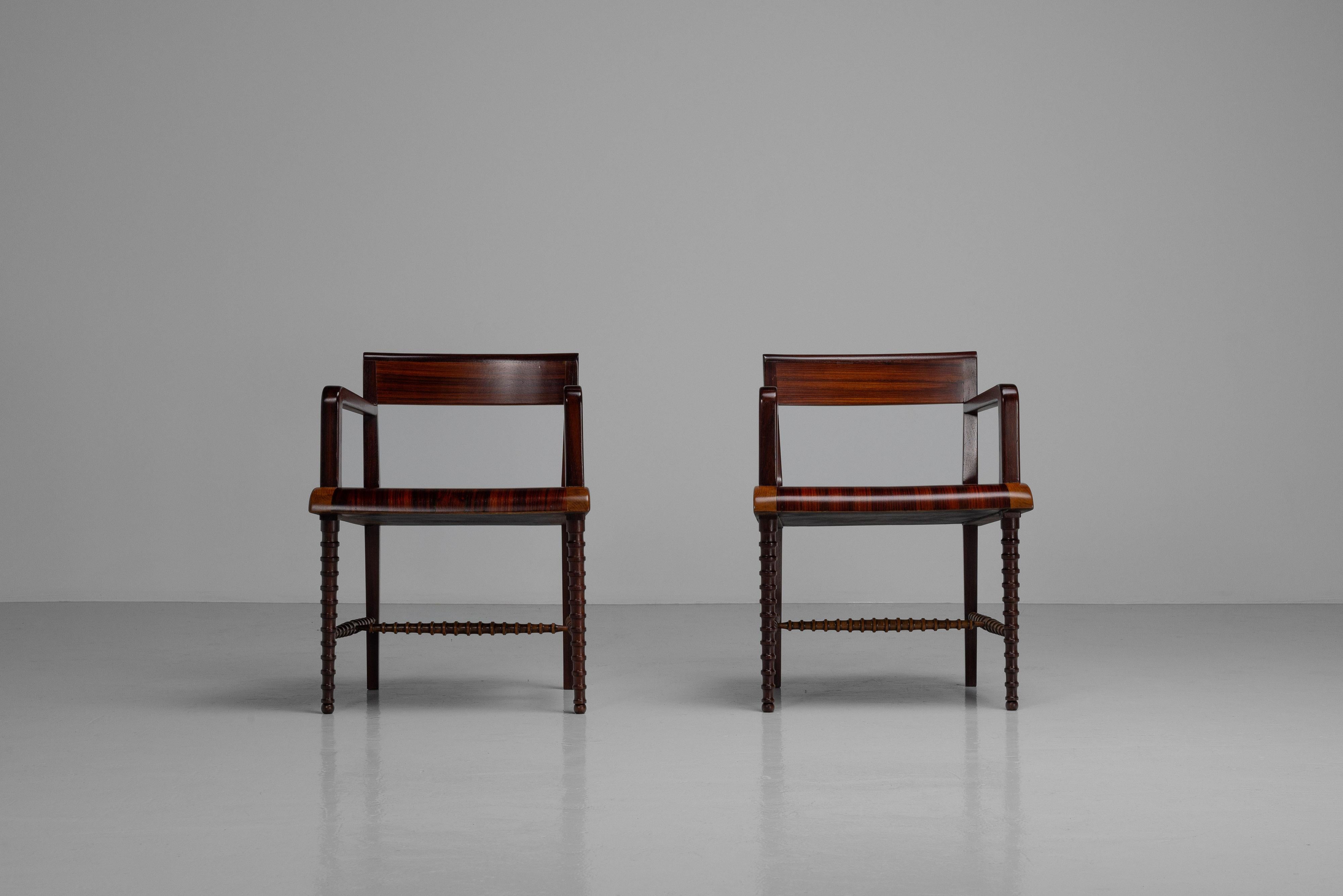 Post Art Nouveau sculptural armchairs made in Italy 1950s en vente 3