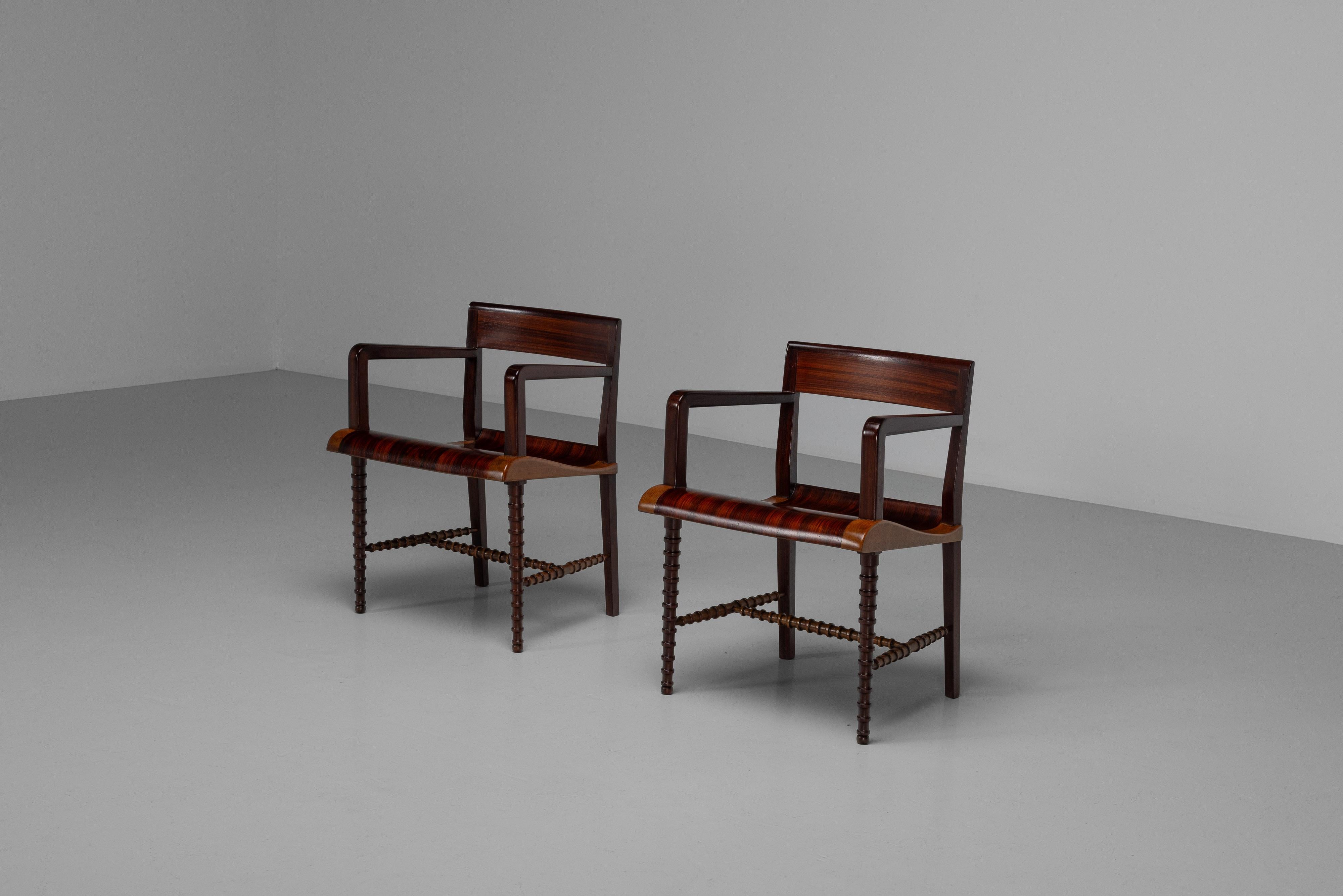 Post Art Nouveau sculptural armchairs made in Italy 1950s en vente 7