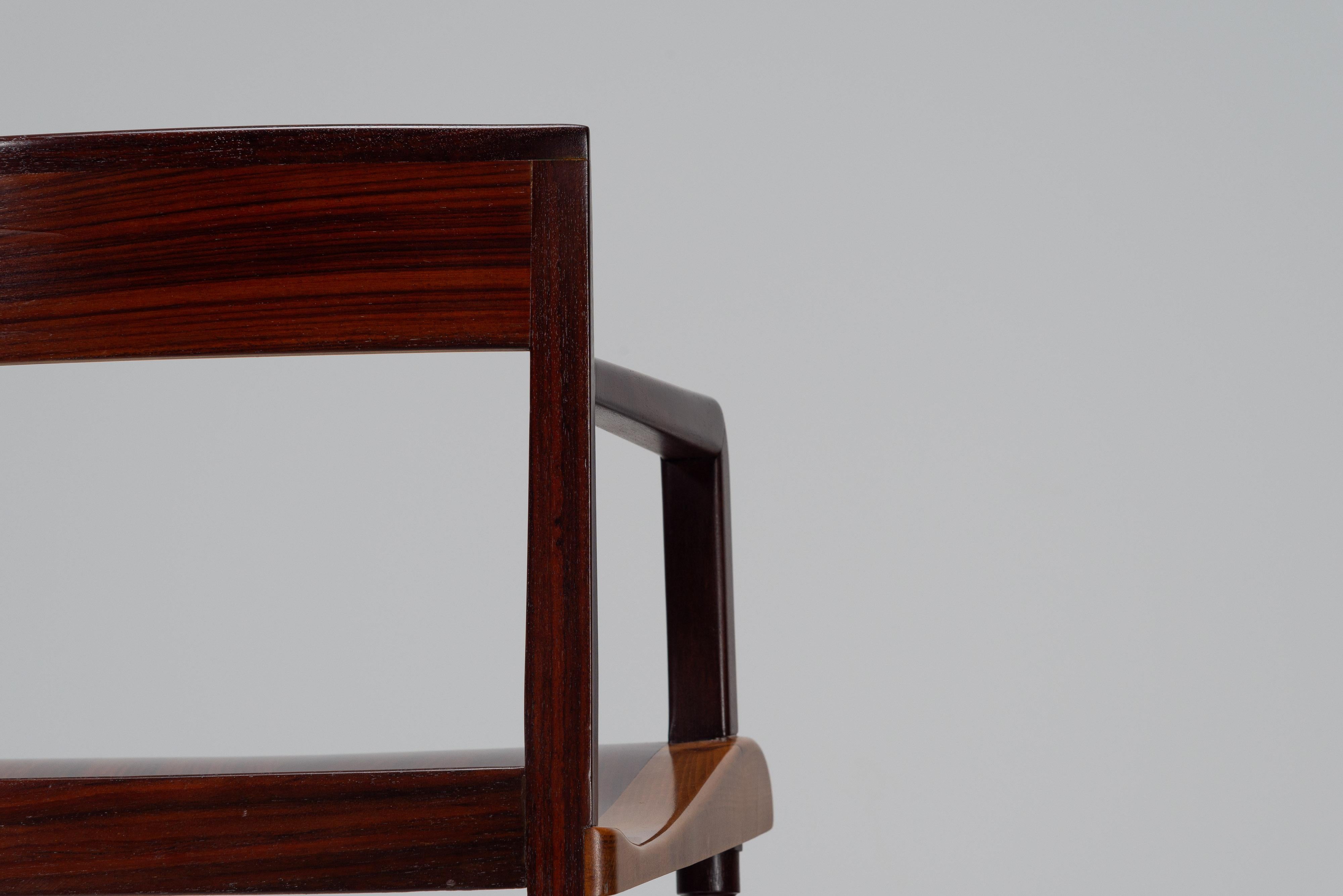 Post Art Nouveau sculptural armchairs made in Italy 1950s en vente 9