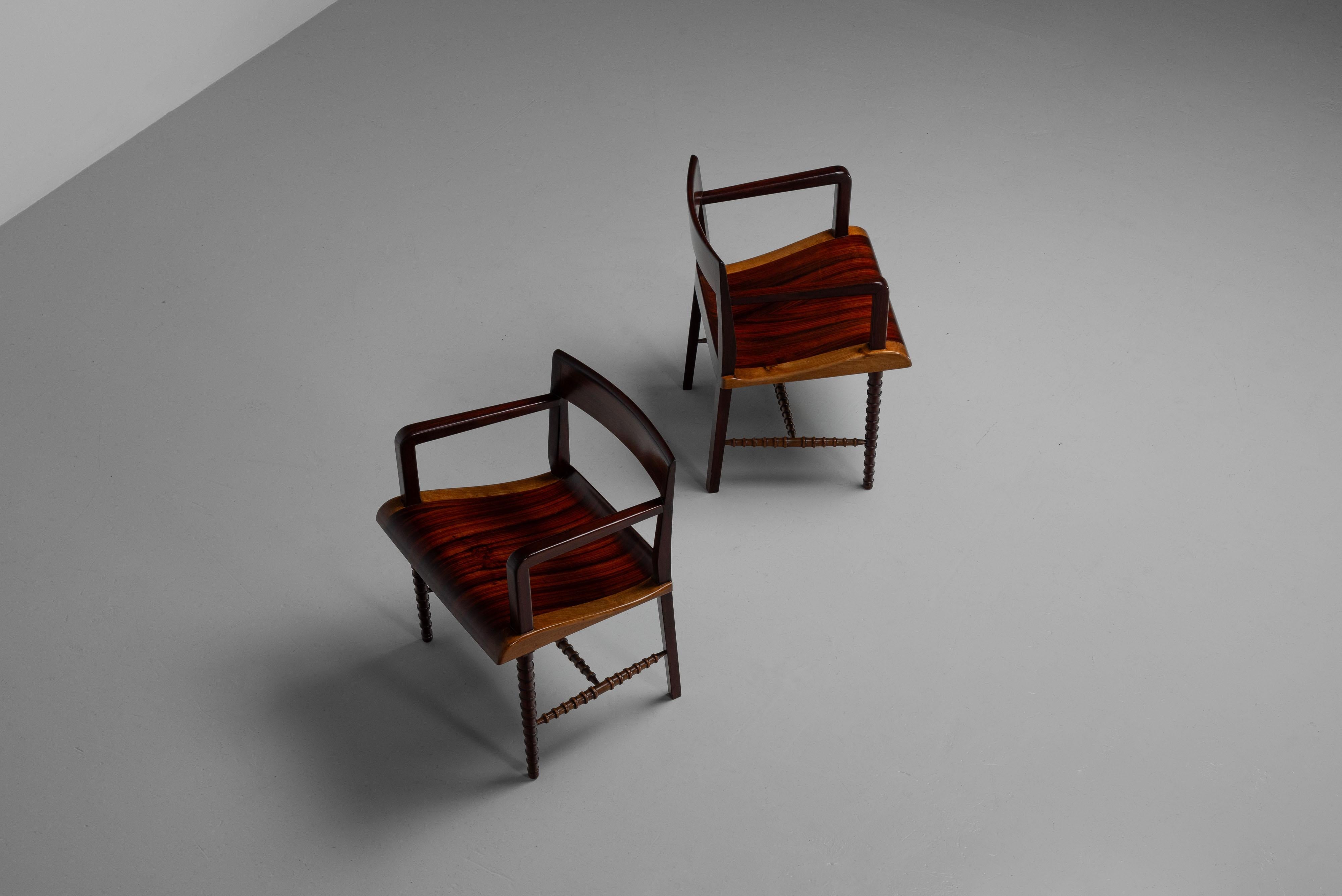 Post Art Nouveau sculptural armchairs made in Italy 1950s Bon état - En vente à Roosendaal, Noord Brabant