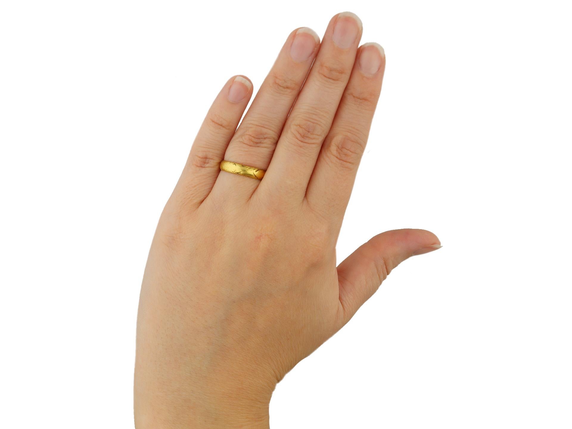 Post-Medieval enamel mourning ring, circa 1706. For Sale 2