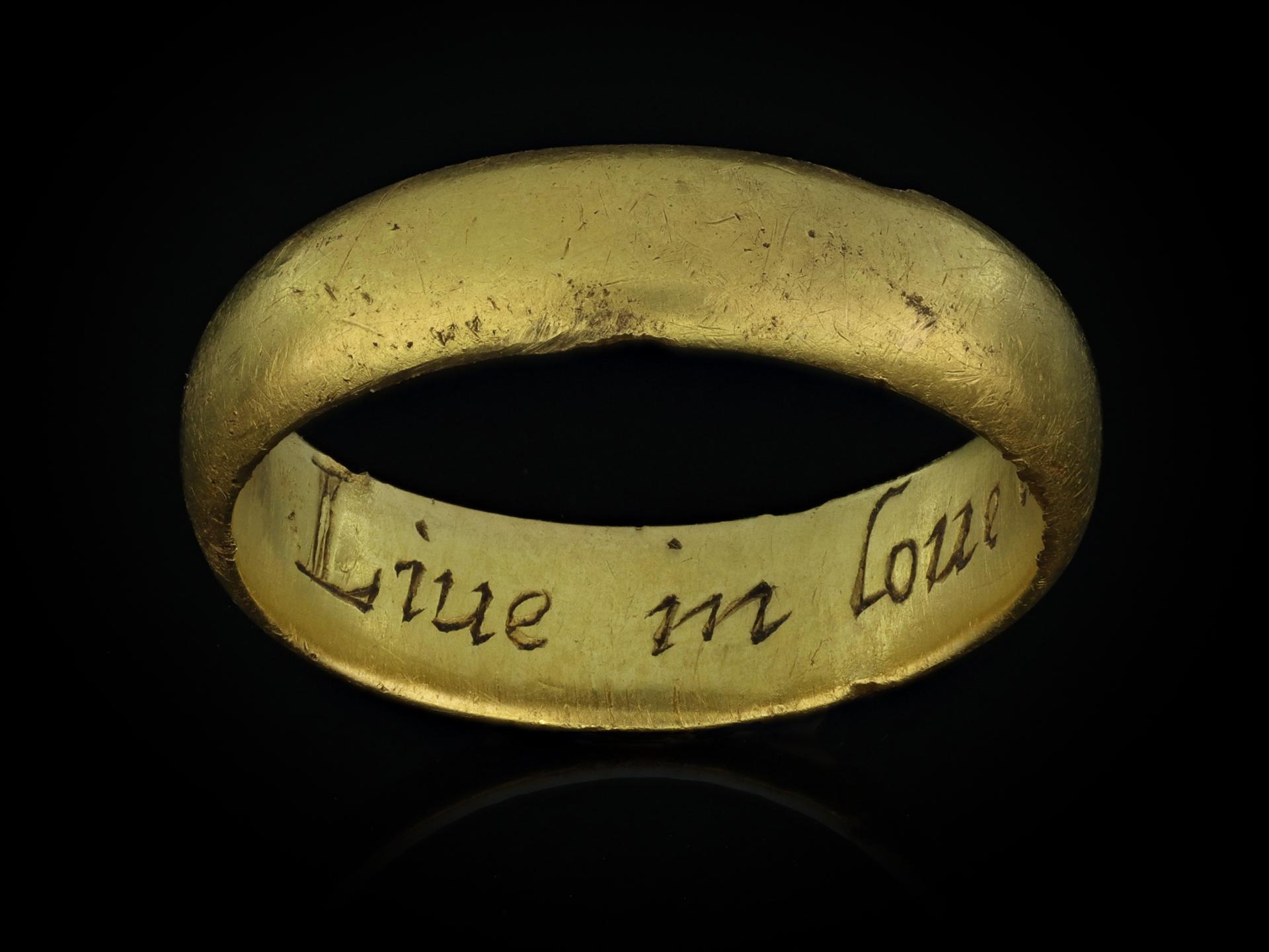 Post Medieval posy ring 'Live in love and love in god *', circa 17th century.   For Sale 1