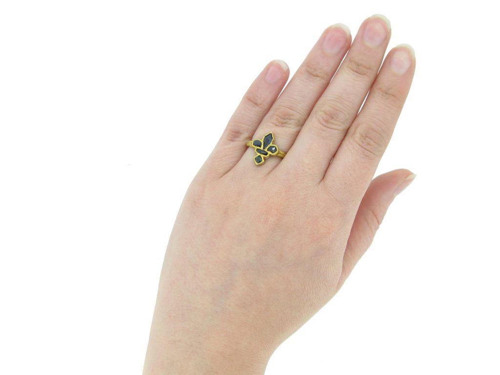 Bague post-médiévale en or saphir Fleur De Lis, vers le 16e siècle en vente 2