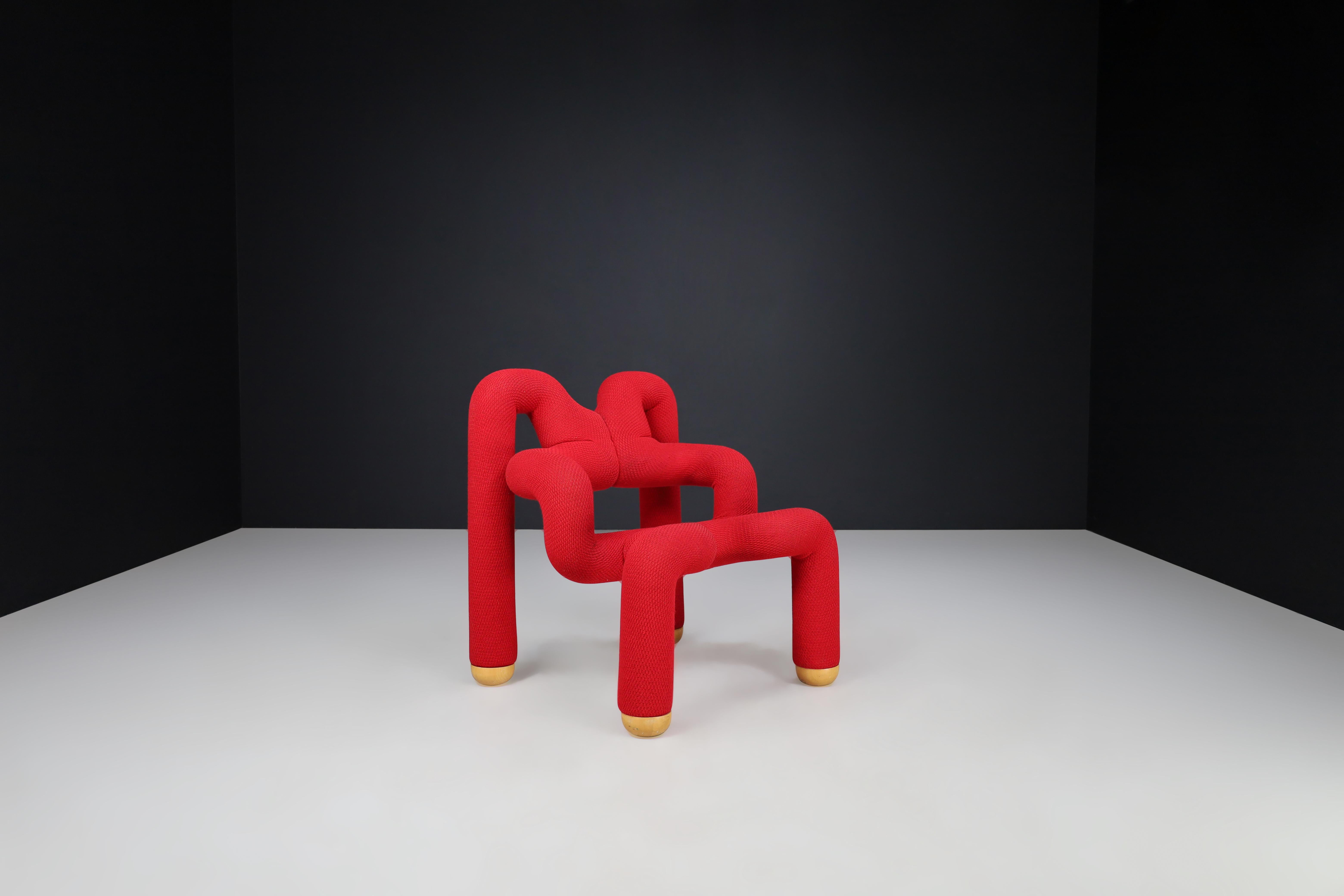 Post-Modern Ekstrem Chair by Terje Ekstrom in Original Red Fabric, Norway 1984 For Sale 2