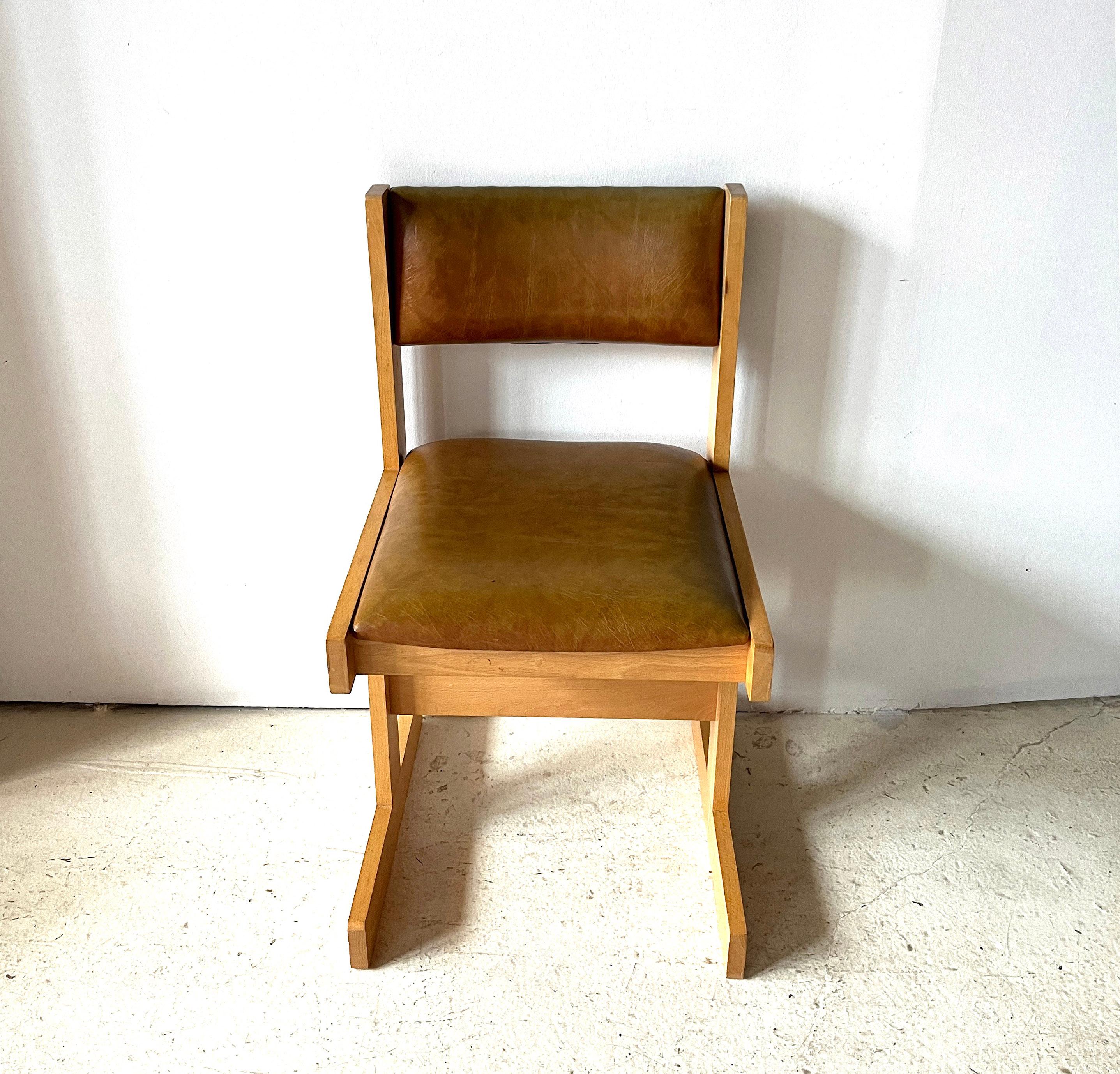 Postmoderne Chaise de bureau postmoderne en bois des années 1970 par Chatham County Furniture, High Point en vente