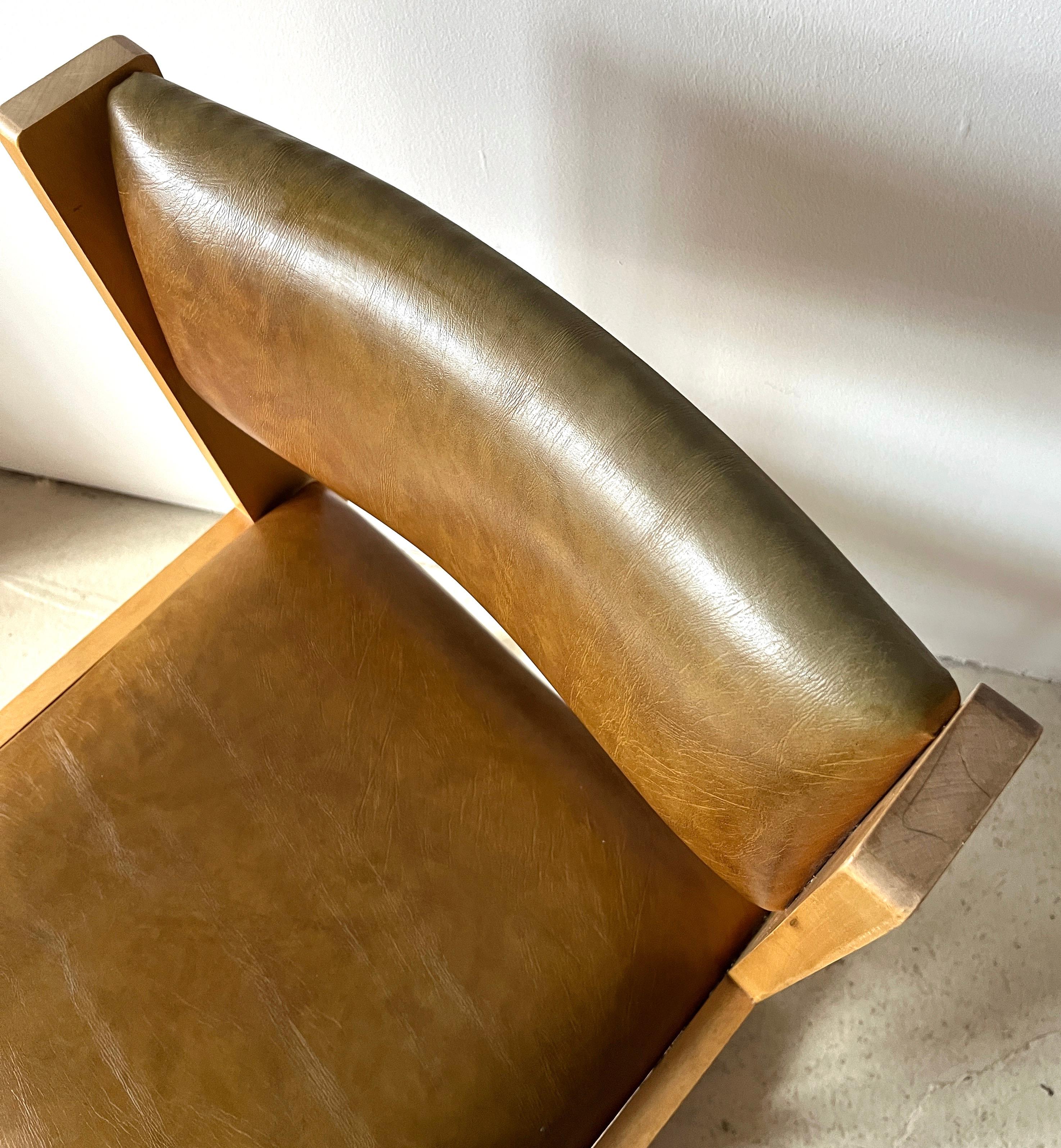 Post-modern 1970s Wood Desk Chair by Chatham County Furniture, High Point In Good Condition For Sale In Chicago, IL