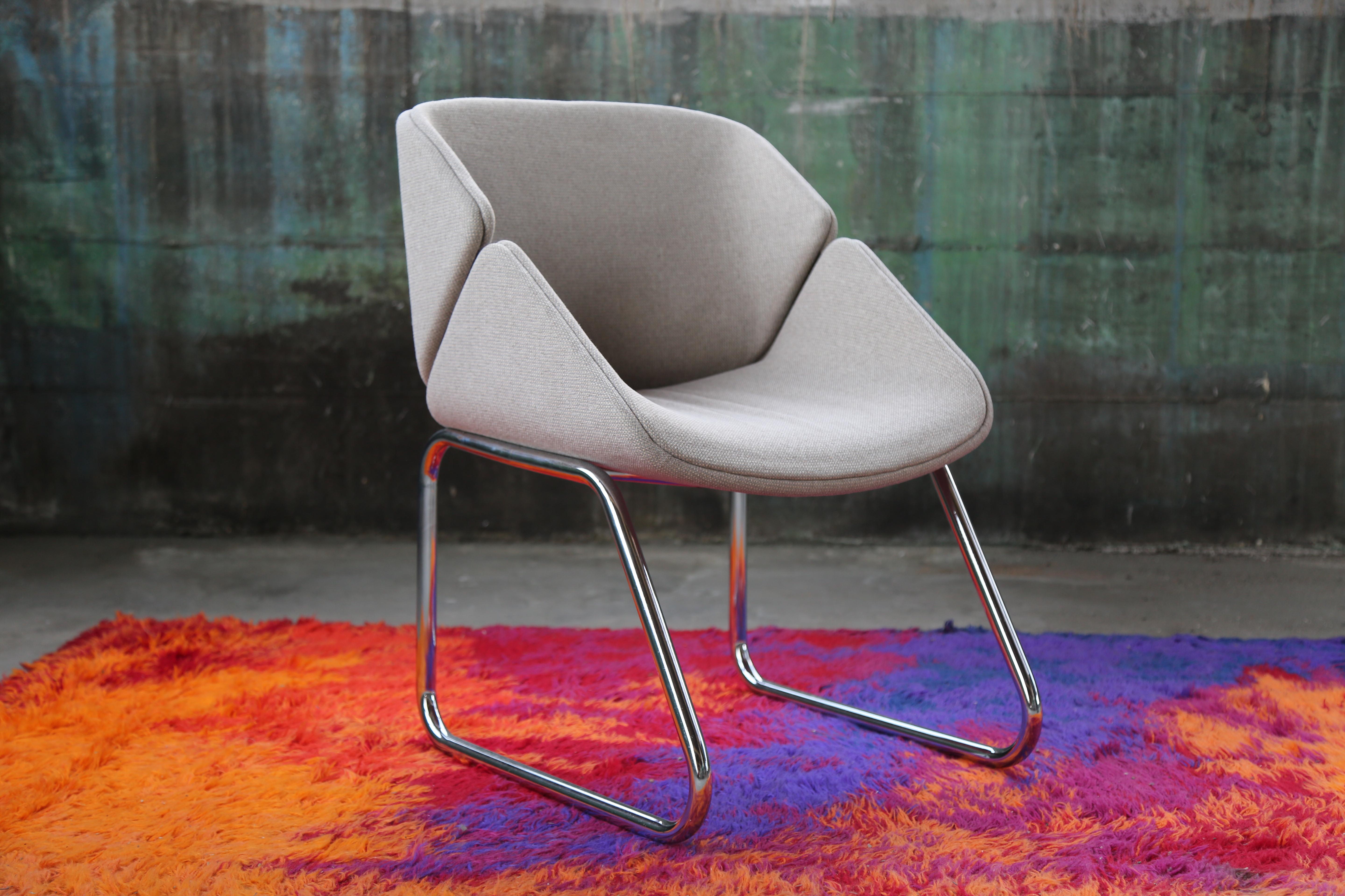 American Post-Modern 1980s Cream Chrome Thonet Lounge Chair For Sale