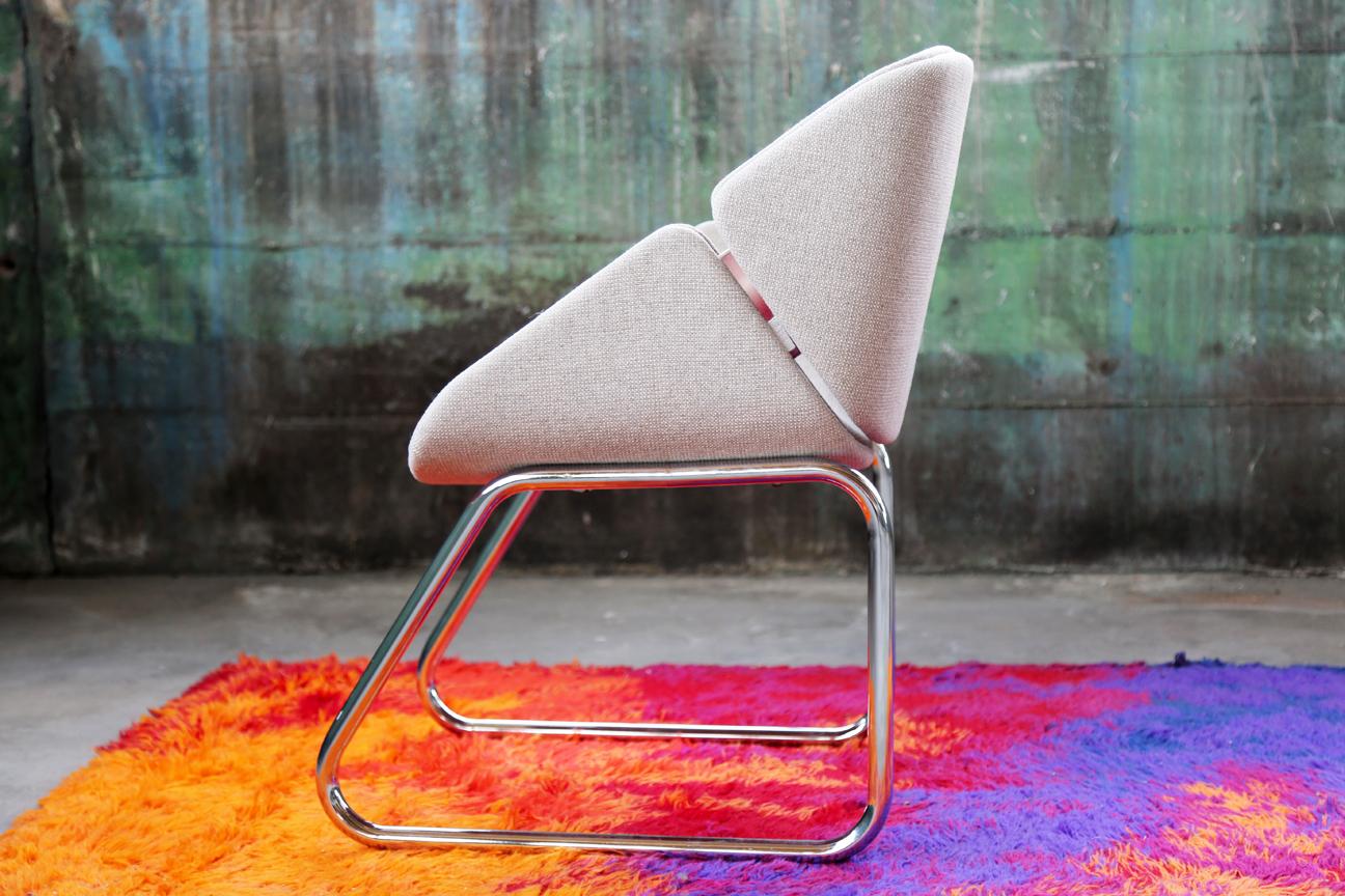 Upholstery Post-Modern 1980s Cream Chrome Thonet Lounge Chair