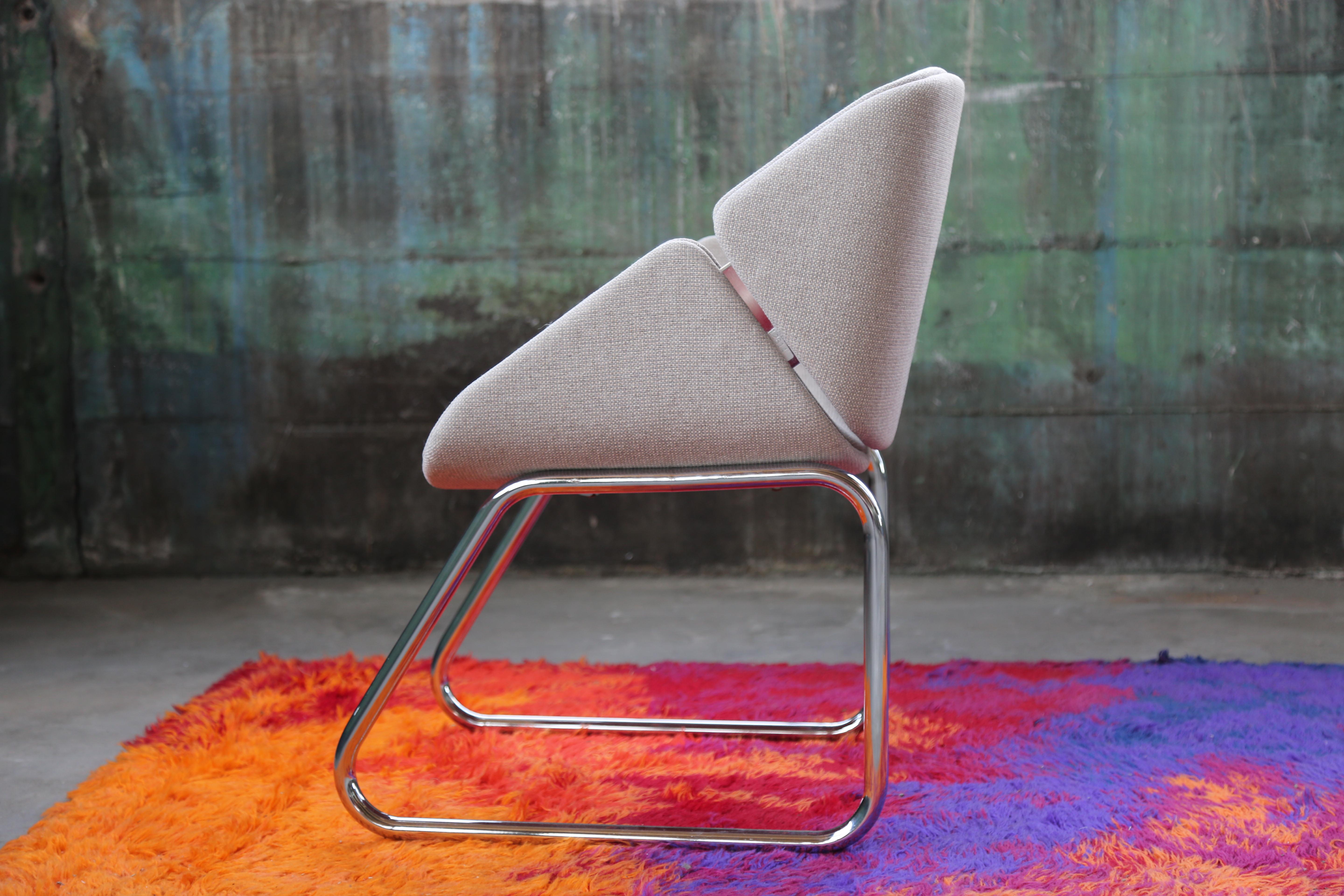 Post-Modern 1980s Cream Chrome Thonet Lounge Chair For Sale 1