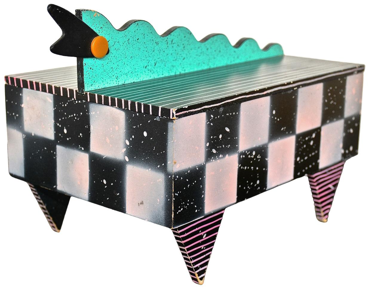 Post-Modern Post Modern 1980s Handmade Lacquered Box by Hollis Fingold, Signed For Sale