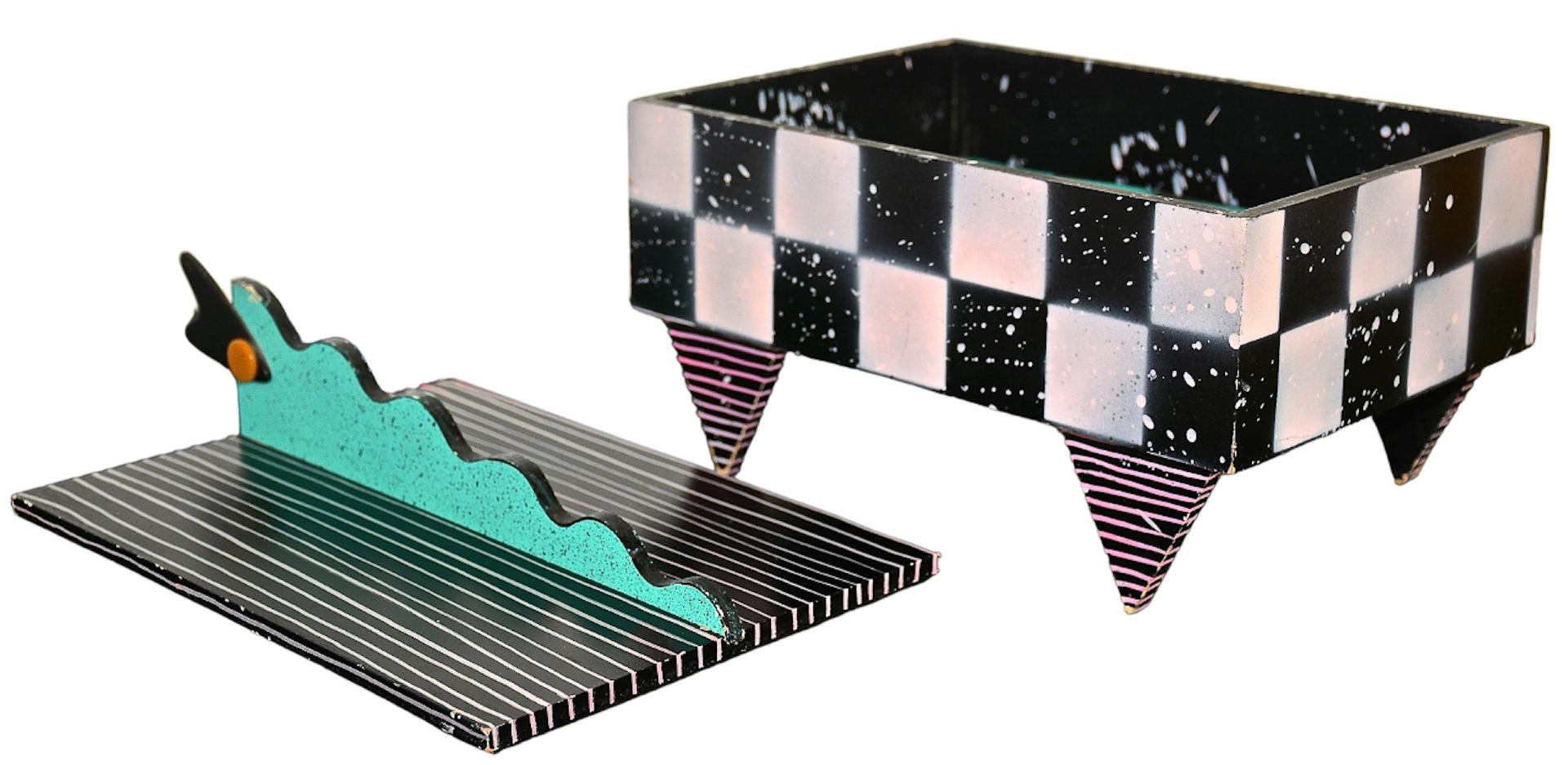 Post Modern 1980s Handmade Lacquered Box by Hollis Fingold, Signed For Sale 1