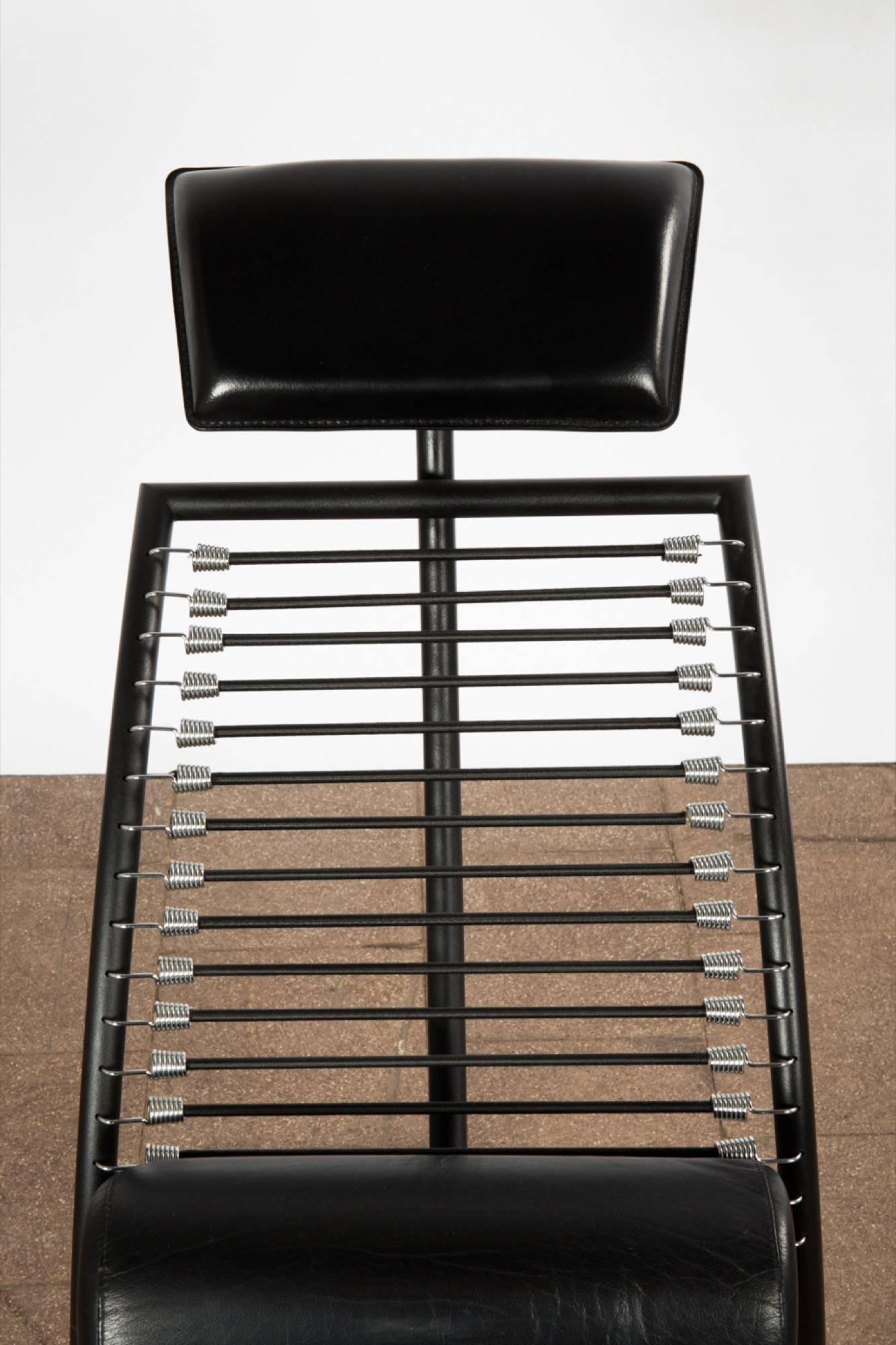 Post-Modern Postmodern Italian Chaise Lounge Chair, 1980s For Sale