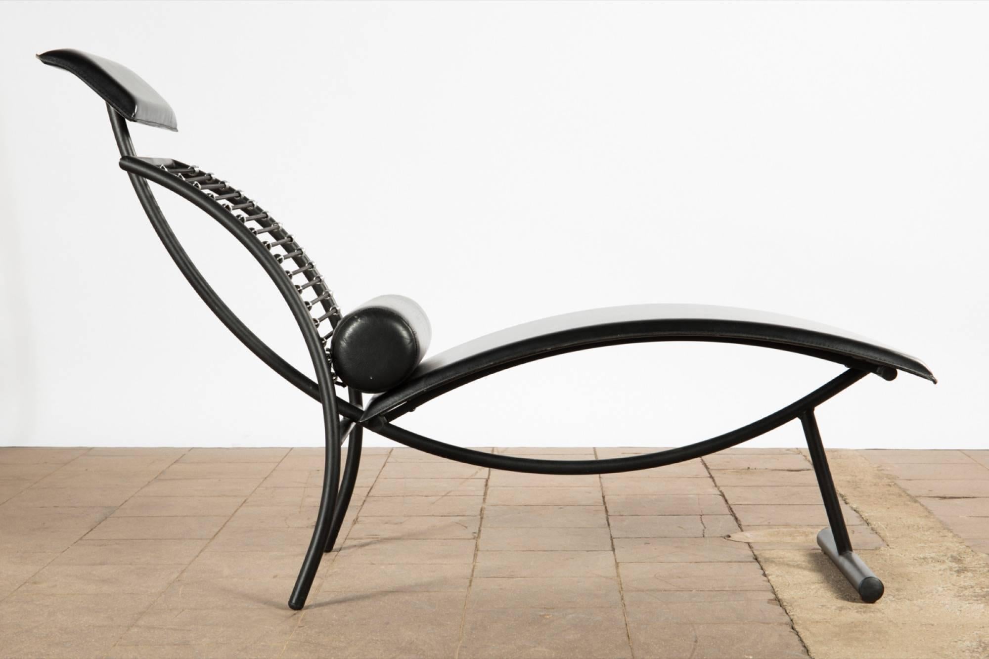 Late 20th Century Postmodern Italian Chaise Lounge Chair, 1980s For Sale