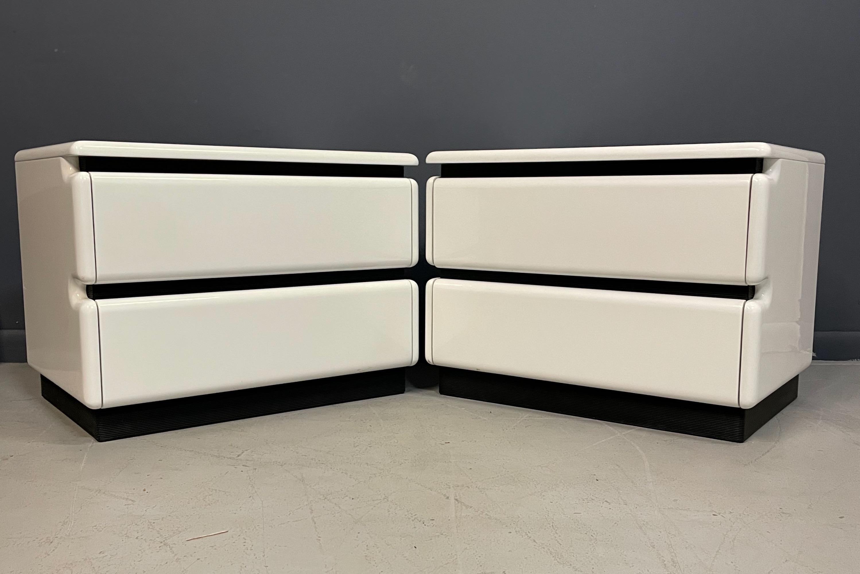North American Post-Modern 1980s Lacquered White Nightstands W/Rubber Accents by Roger Rougier