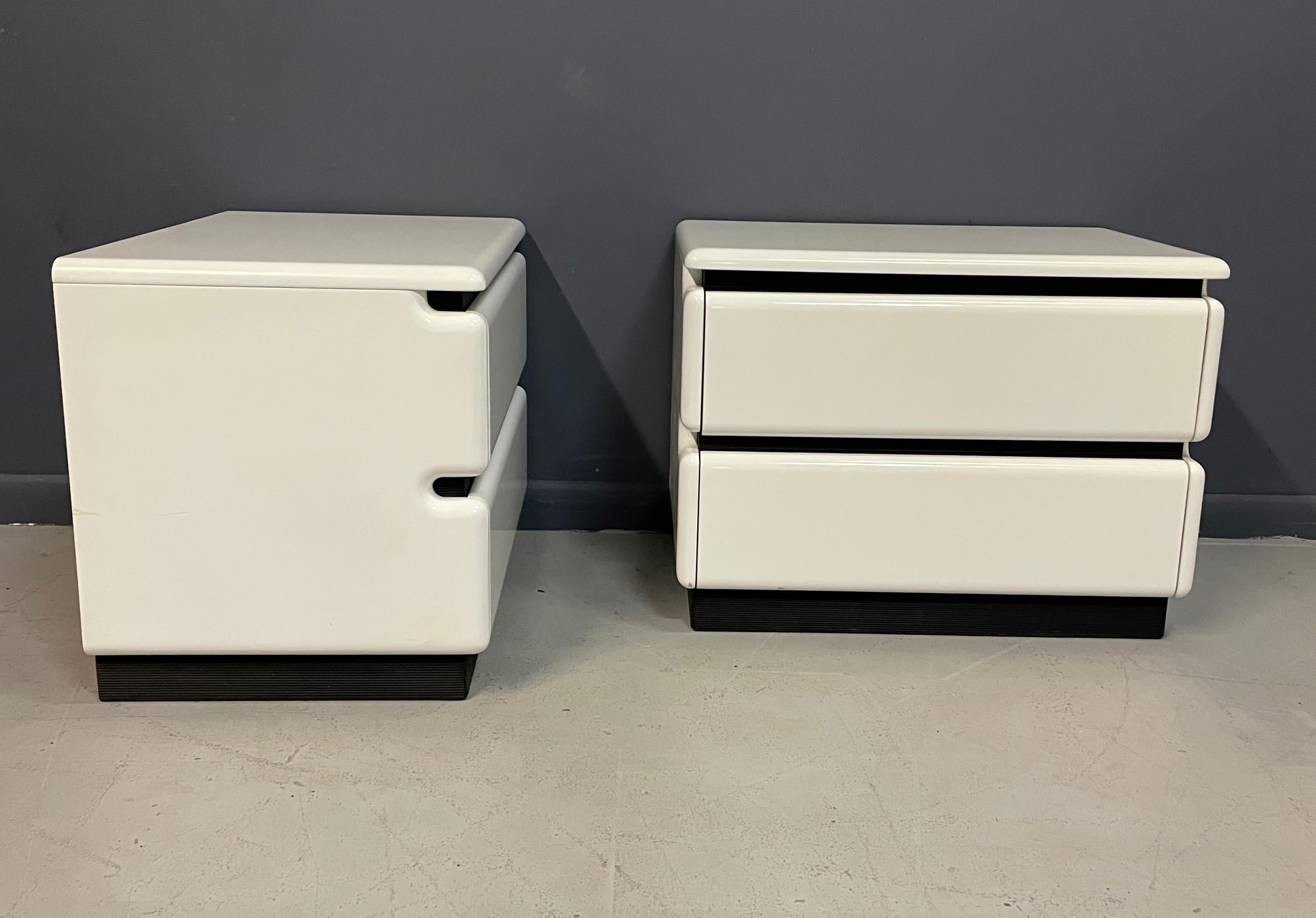 Post-Modern 1980s Lacquered White Nightstands W/Rubber Accents by Roger Rougier 3