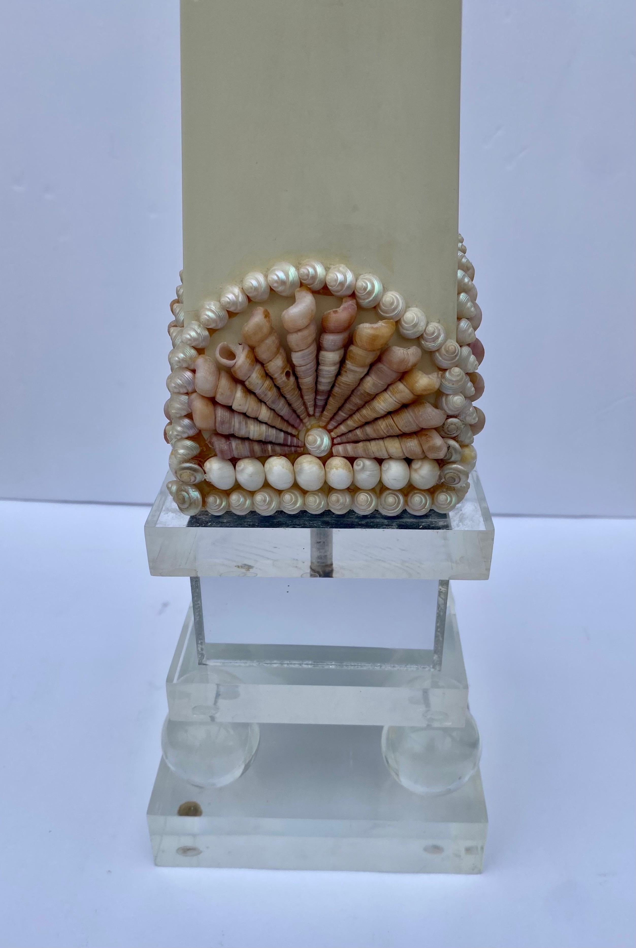 Post Modern 1980s Lucite Shell Seashell Mirror Lacquer Obelisk Table Sculpture For Sale 2