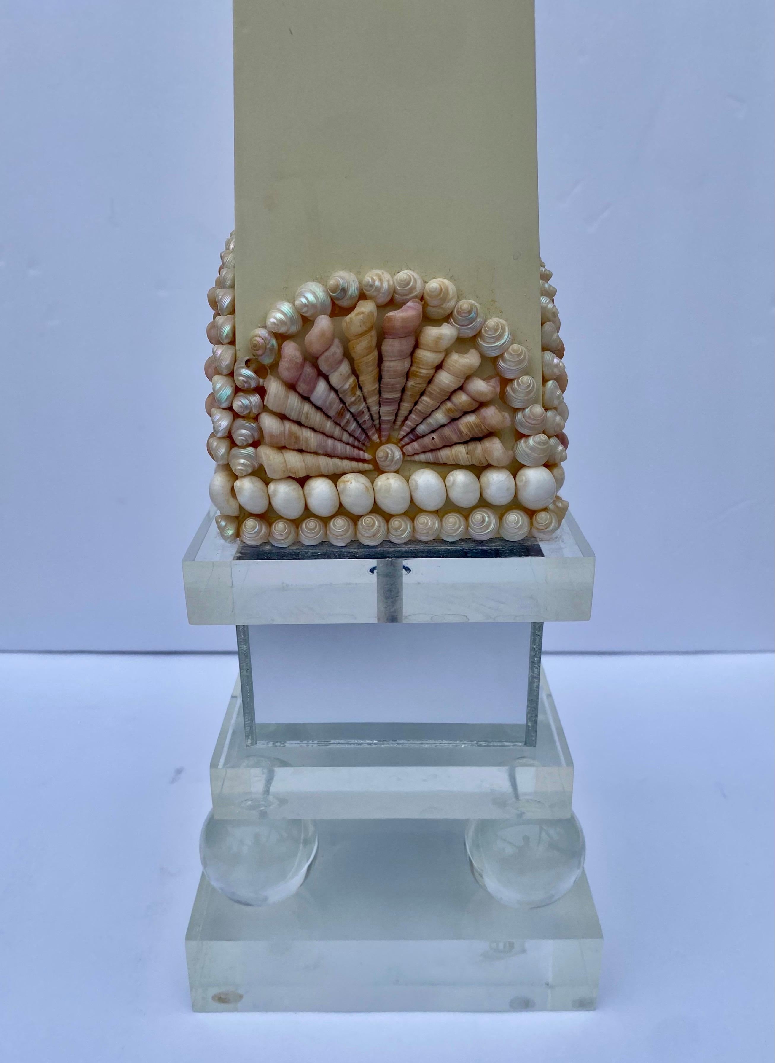 Post Modern 1980s Lucite Shell Seashell Mirror Lacquer Obelisk Table Sculpture For Sale 3