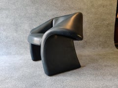 Post-Modern 1980s Sculptural Ribbon Form Dark Blue Leather Lounge Chair