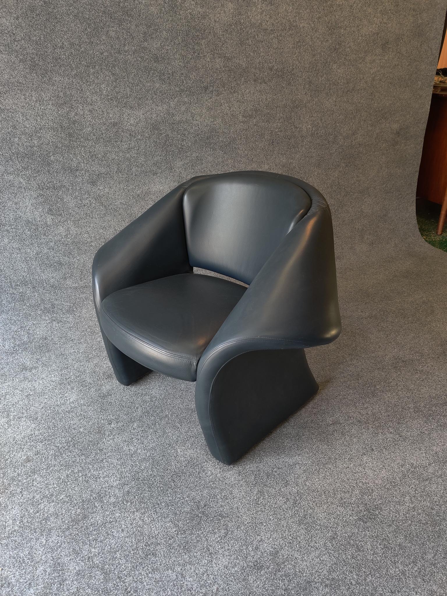 American Post-Modern 1980s, Sculptural Dark Blue Leather Lounge Chair Pierre Paulin Style For Sale
