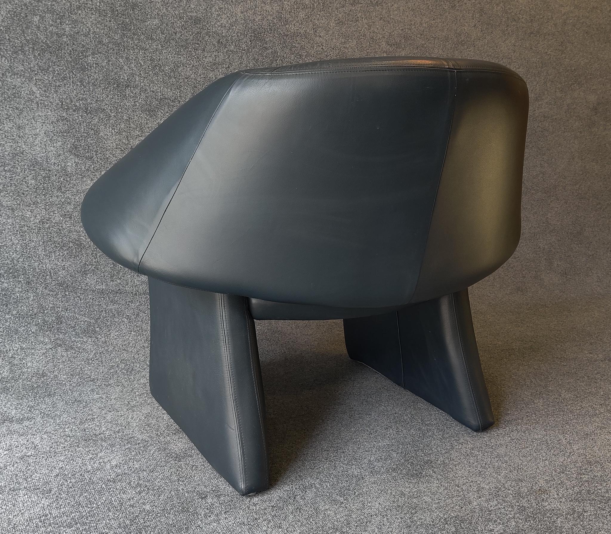 Post-Modern 1980s, Sculptural Dark Blue Leather Lounge Chair Pierre Paulin Style For Sale 1