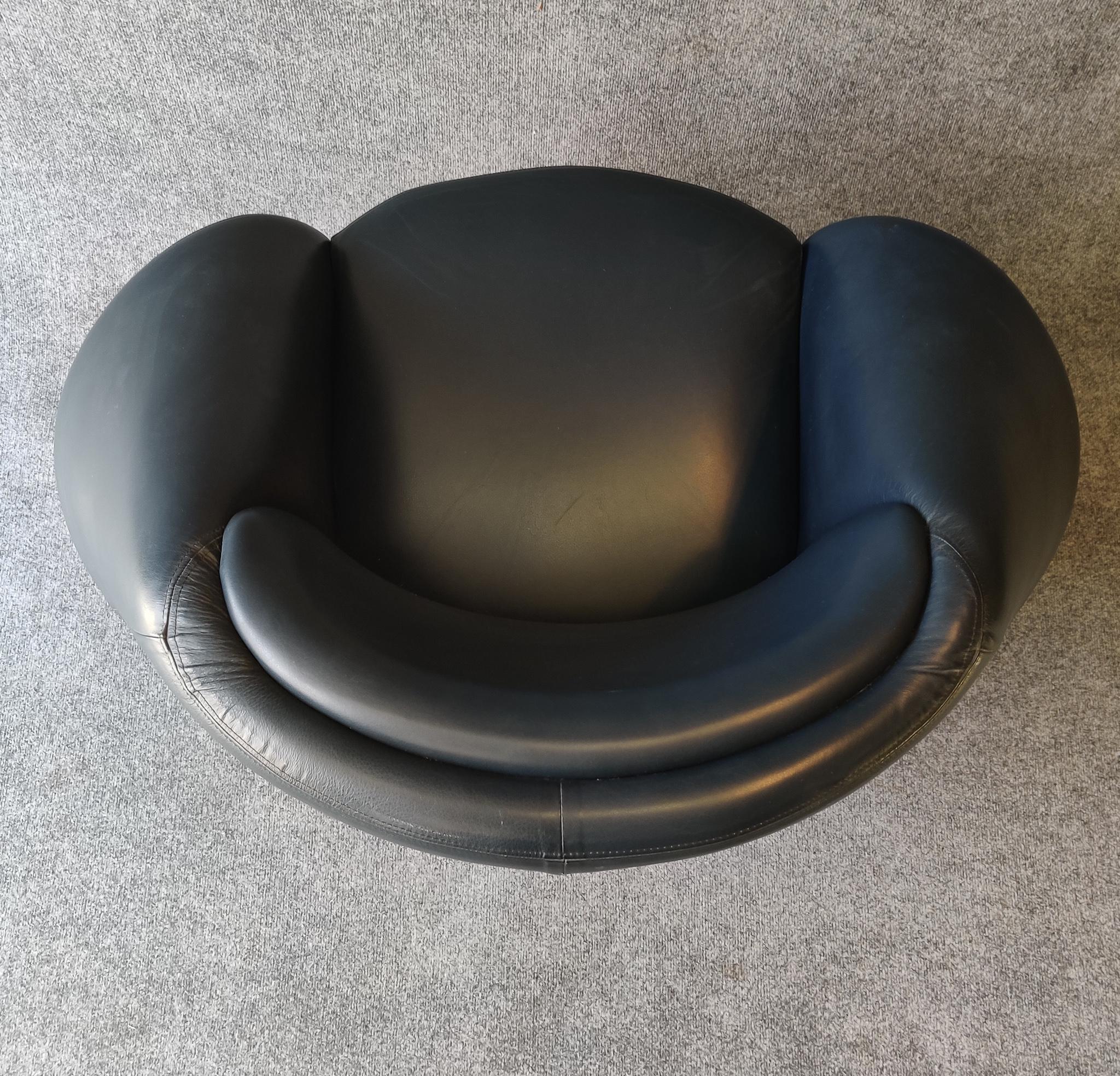 Post-Modern 1980s, Sculptural Dark Blue Leather Lounge Chair Pierre Paulin Style For Sale 2