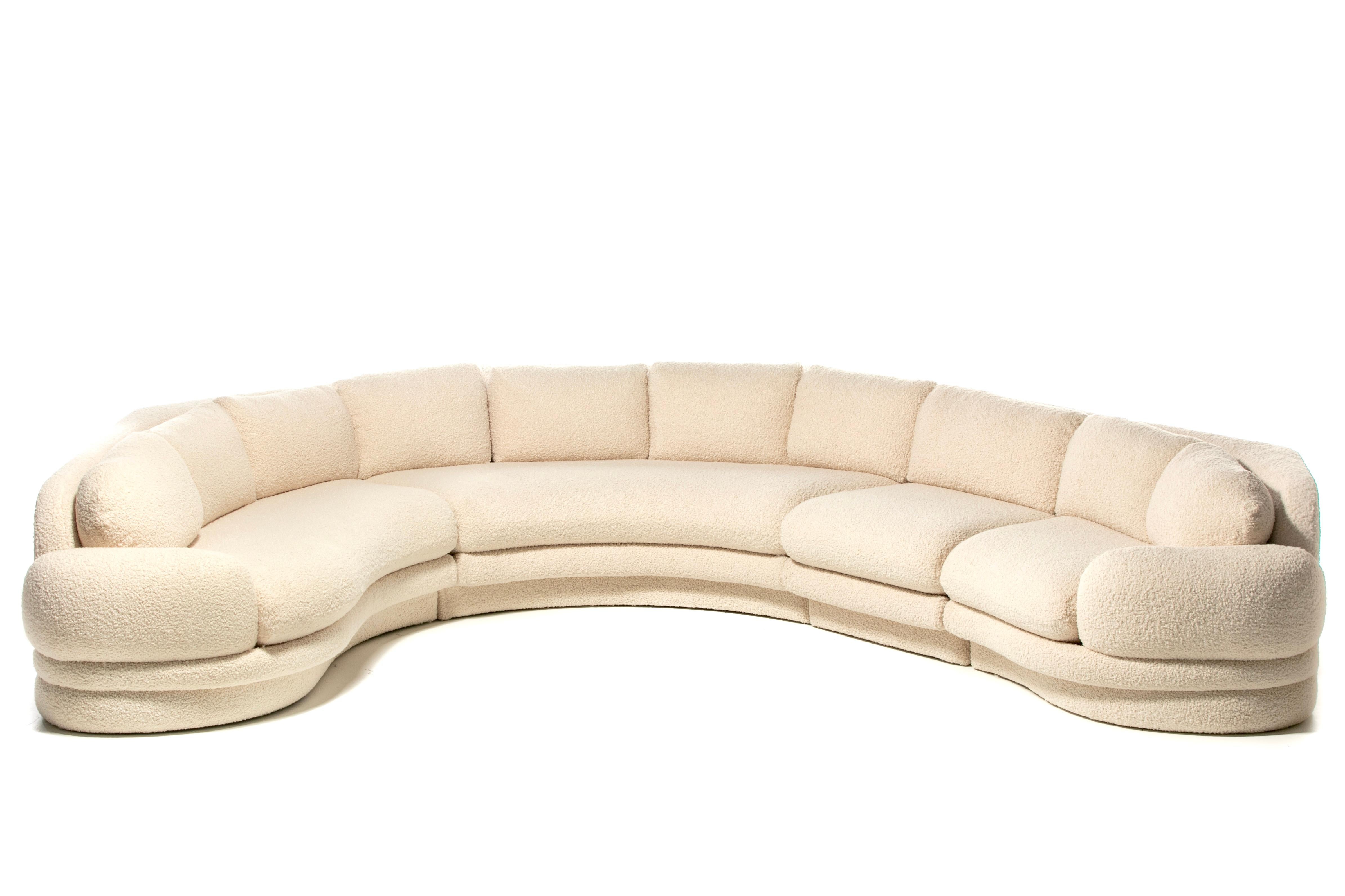 Sofá seccional Post Modern 1990s Preview en Bouclé blanco marfil afelpado en Bueno estado para la venta en Saint Louis, MO