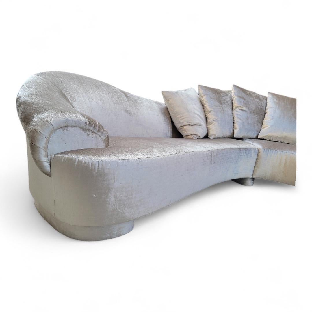 Canapé sectionnel 2pc post-moderne Carsons Style Modernity Upholstering en velours en vente 1