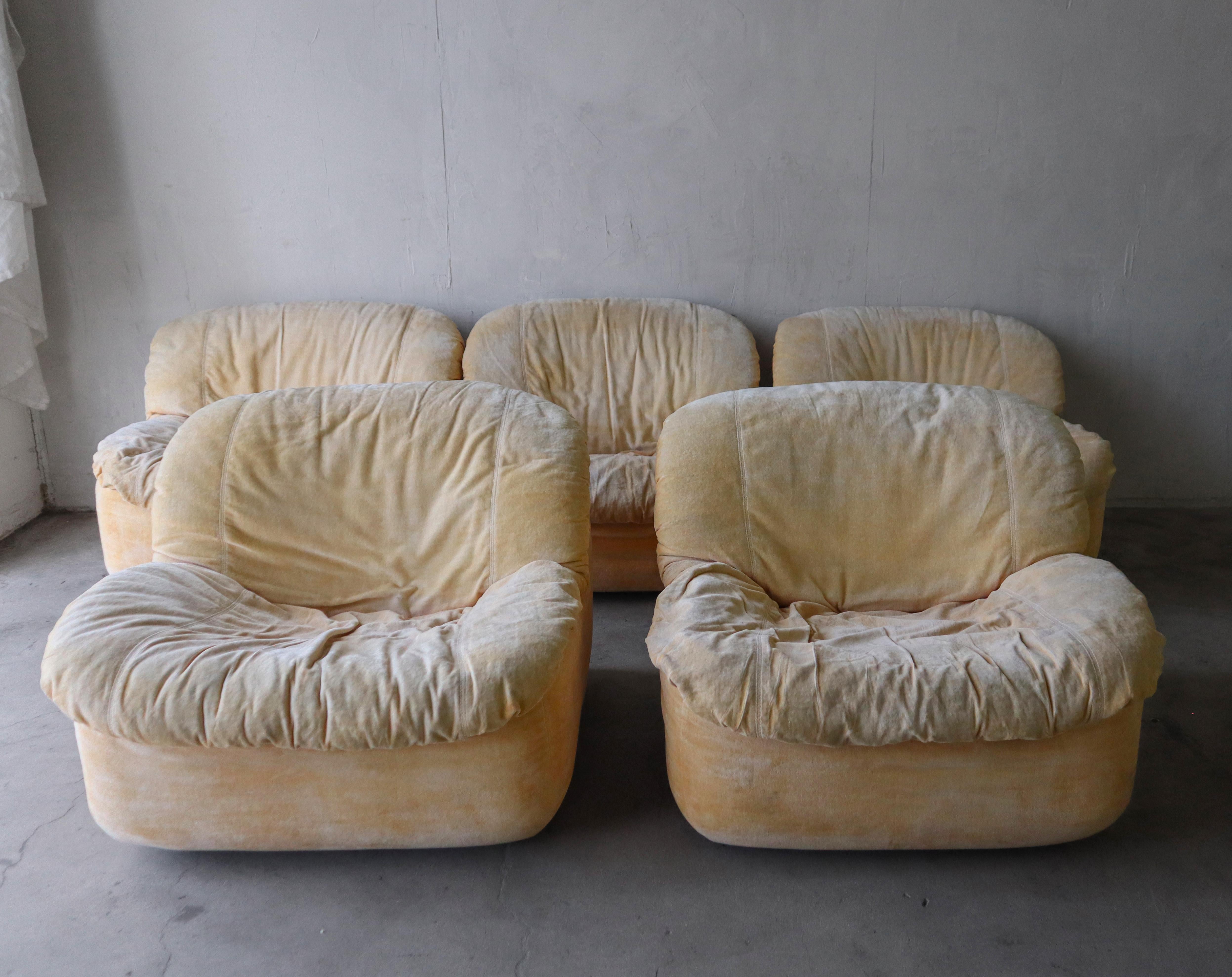 Modulares 5teiliges Postmodernes Sofa mit Rundhalsausschnitt (20. Jahrhundert) im Angebot