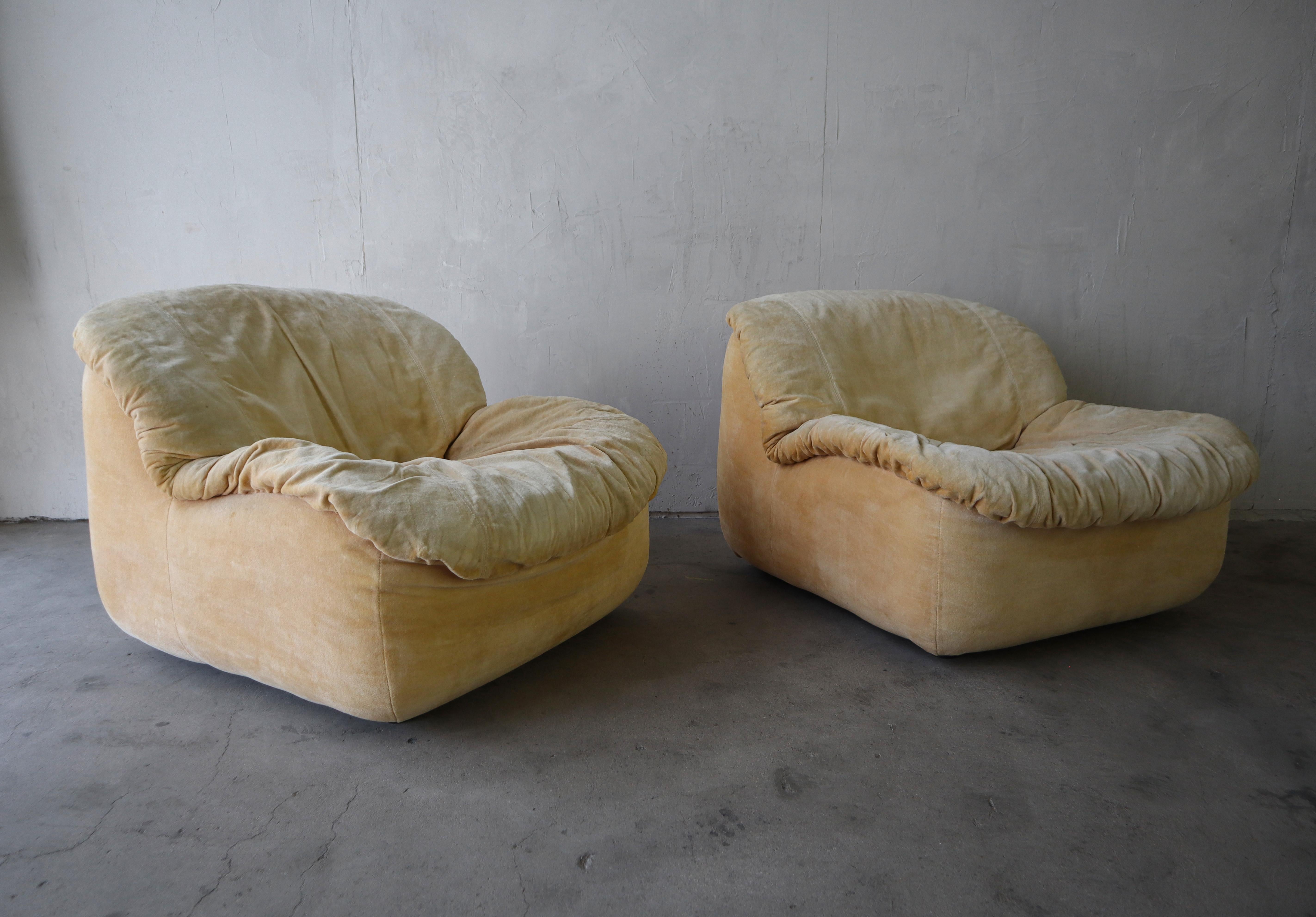 Modulares 5teiliges Postmodernes Sofa mit Rundhalsausschnitt (Samt) im Angebot