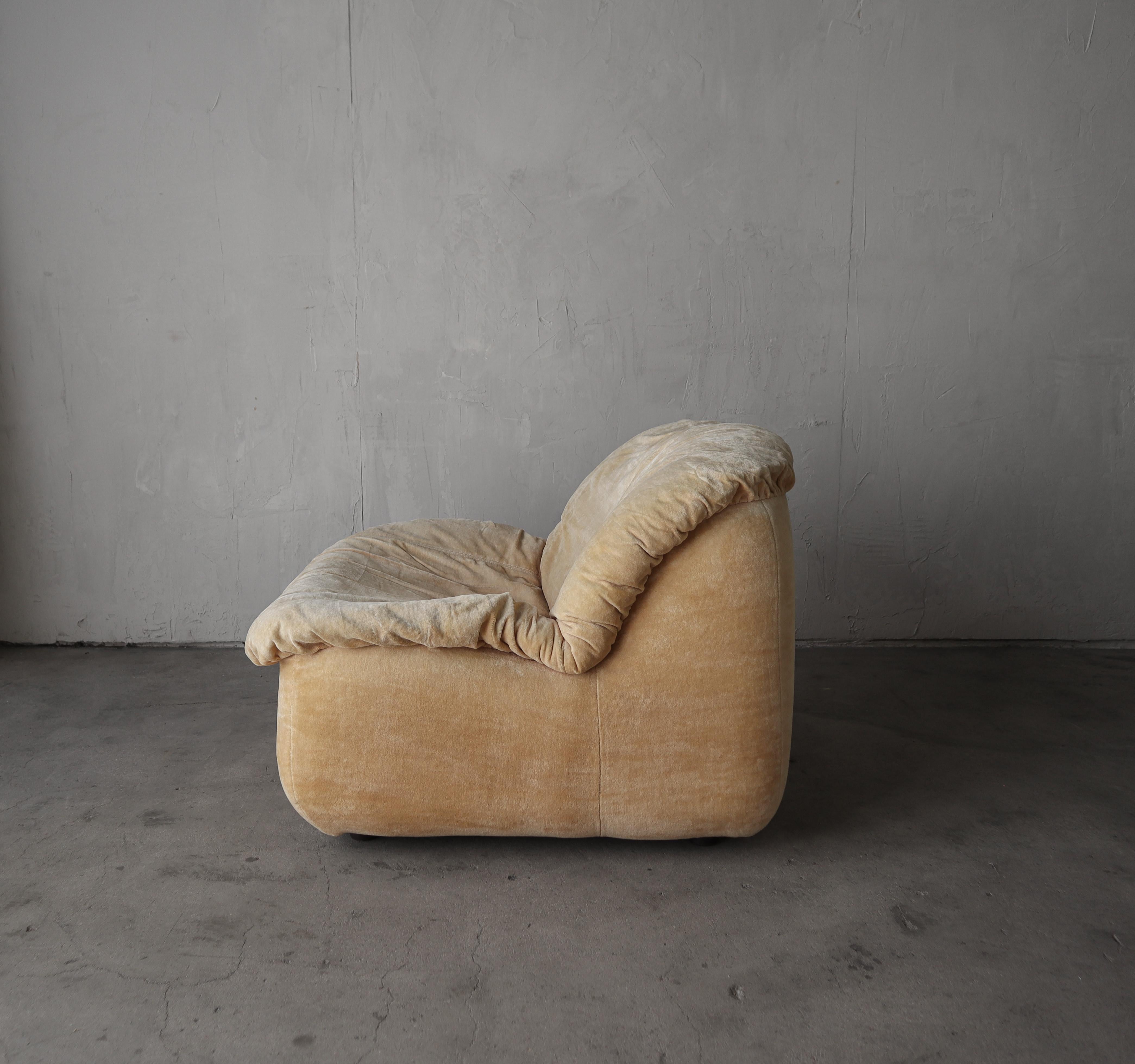 Post Modern 5 Piece Modular Scoop Chair Sofa For Sale 1