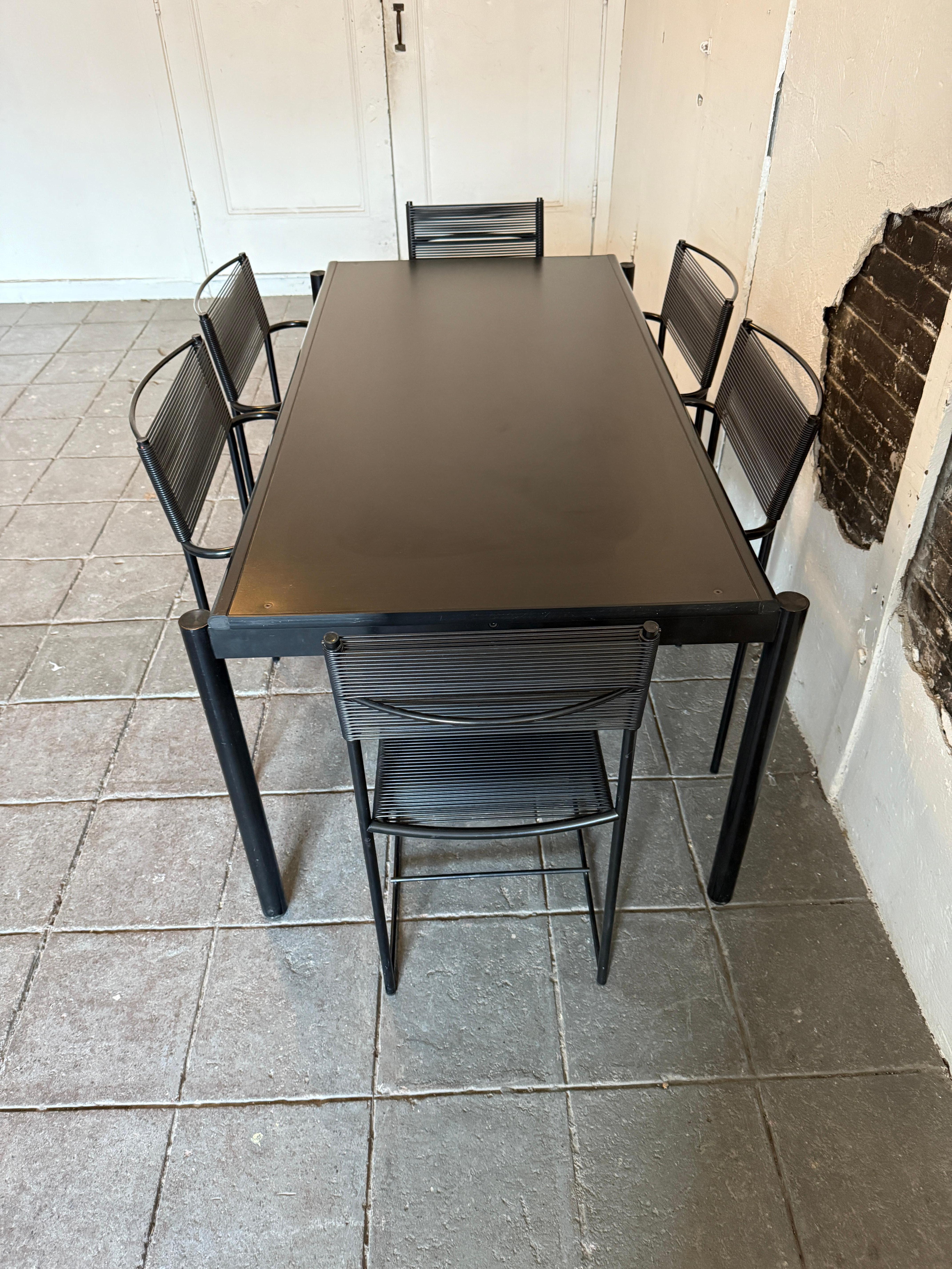 Post modern 6 Black Spaghetti Patio chairs & table set by Giandomenico Belotti For Sale 1