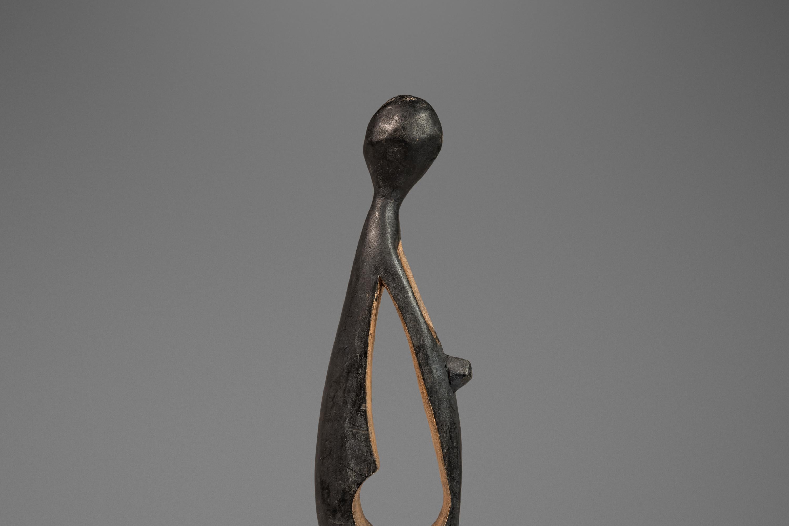 Scultura astratta postmoderna Mother & Child intagliata a mano, USA, anni '70 ca. in vendita 5