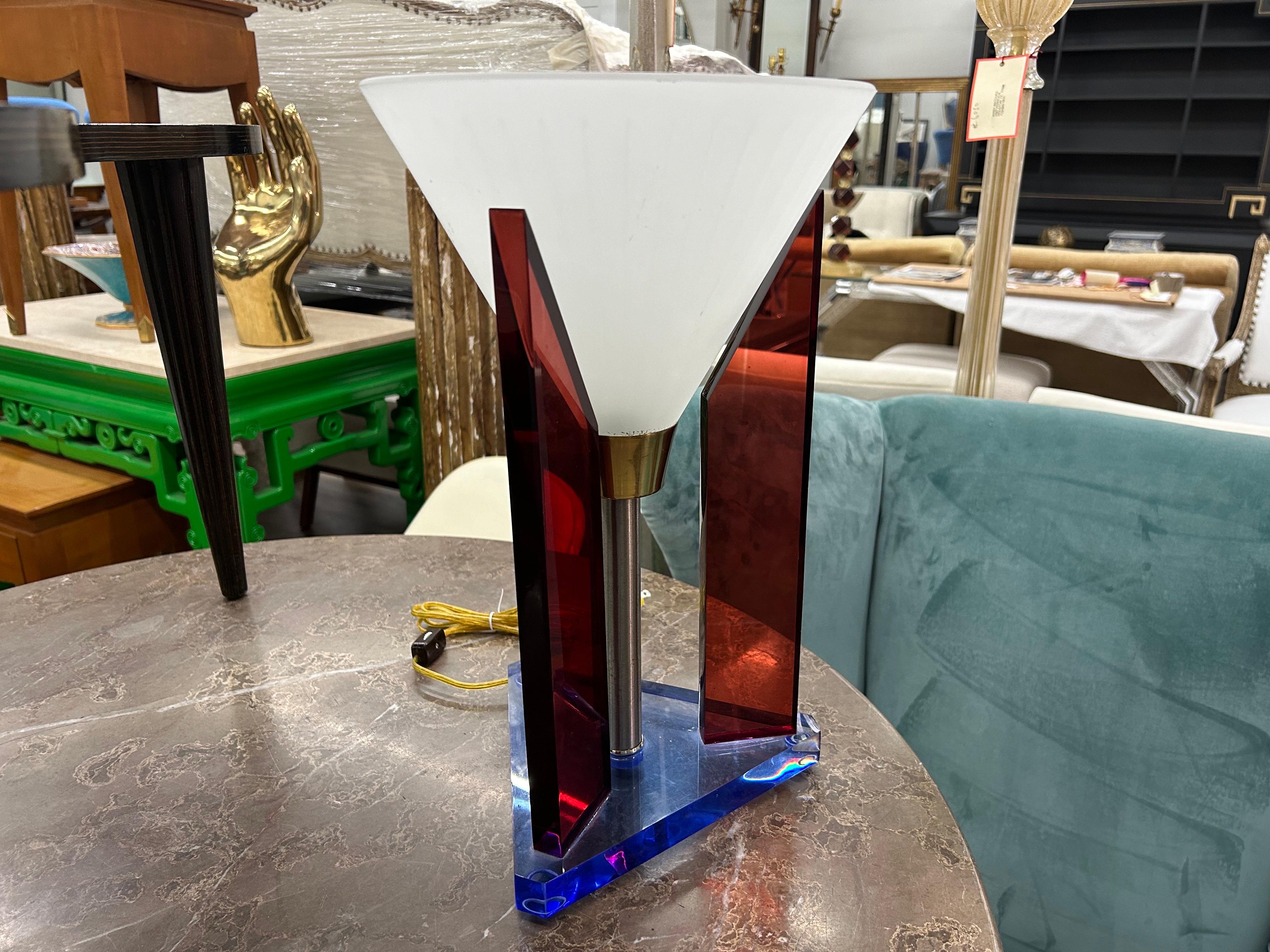 Postmoderne Lampe aus Acryl und Glas (Ende des 20. Jahrhunderts) im Angebot