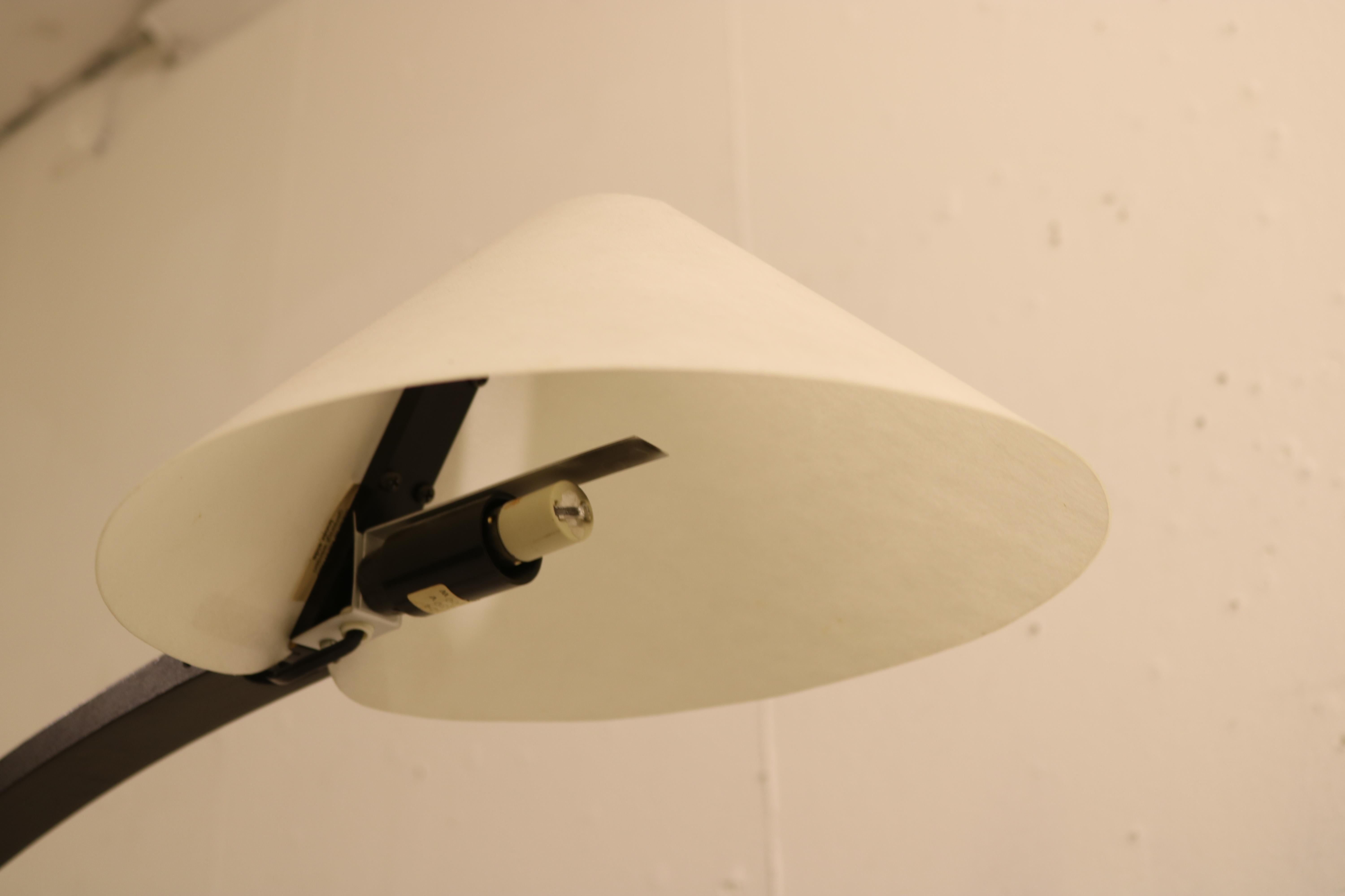 Post modern adjustable floorlamp by Mario Vivaldi for Domus, model Pollo For Sale 1