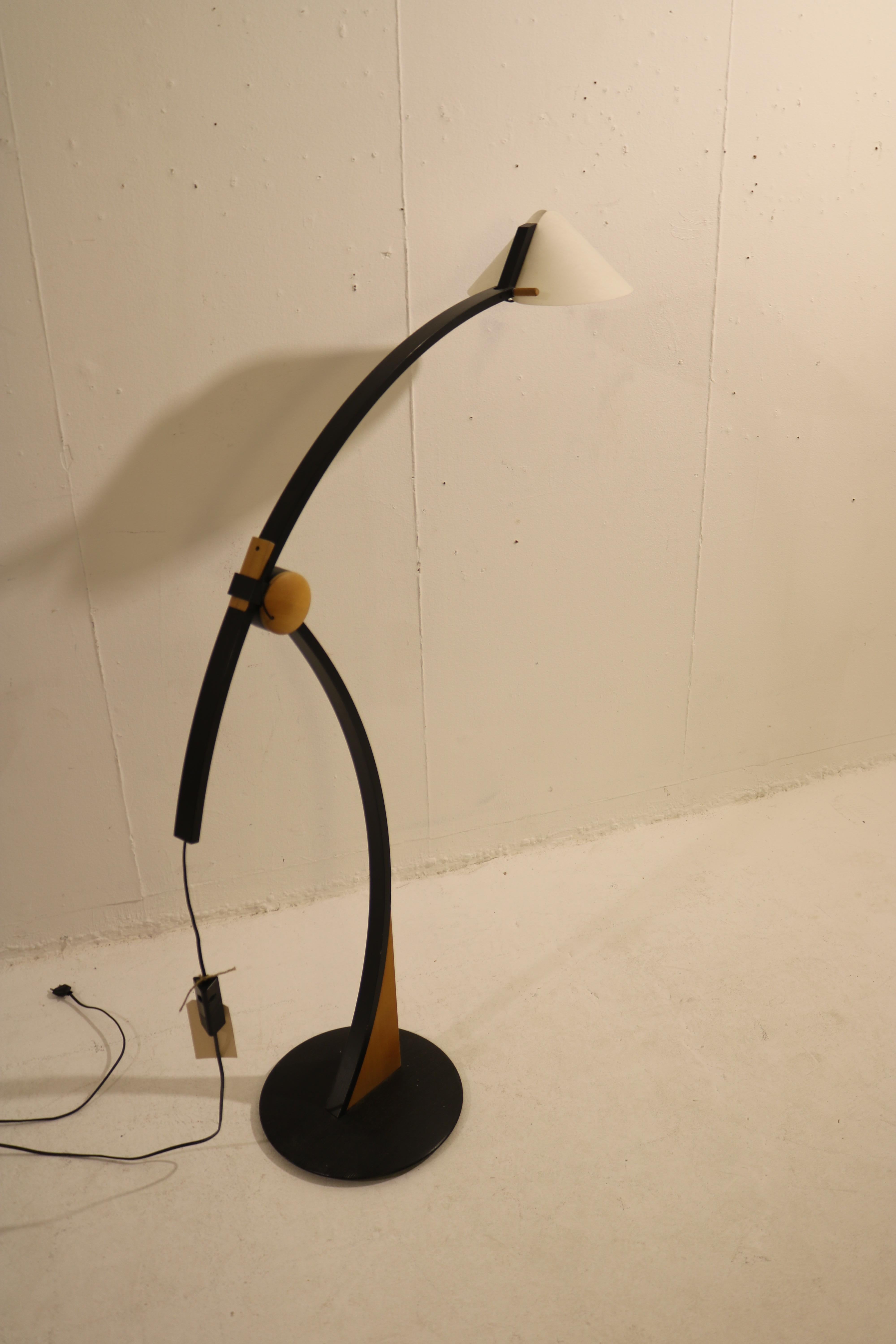 Post modern adjustable floorlamp by Mario Vivaldi for Domus, model Pollo For Sale 3