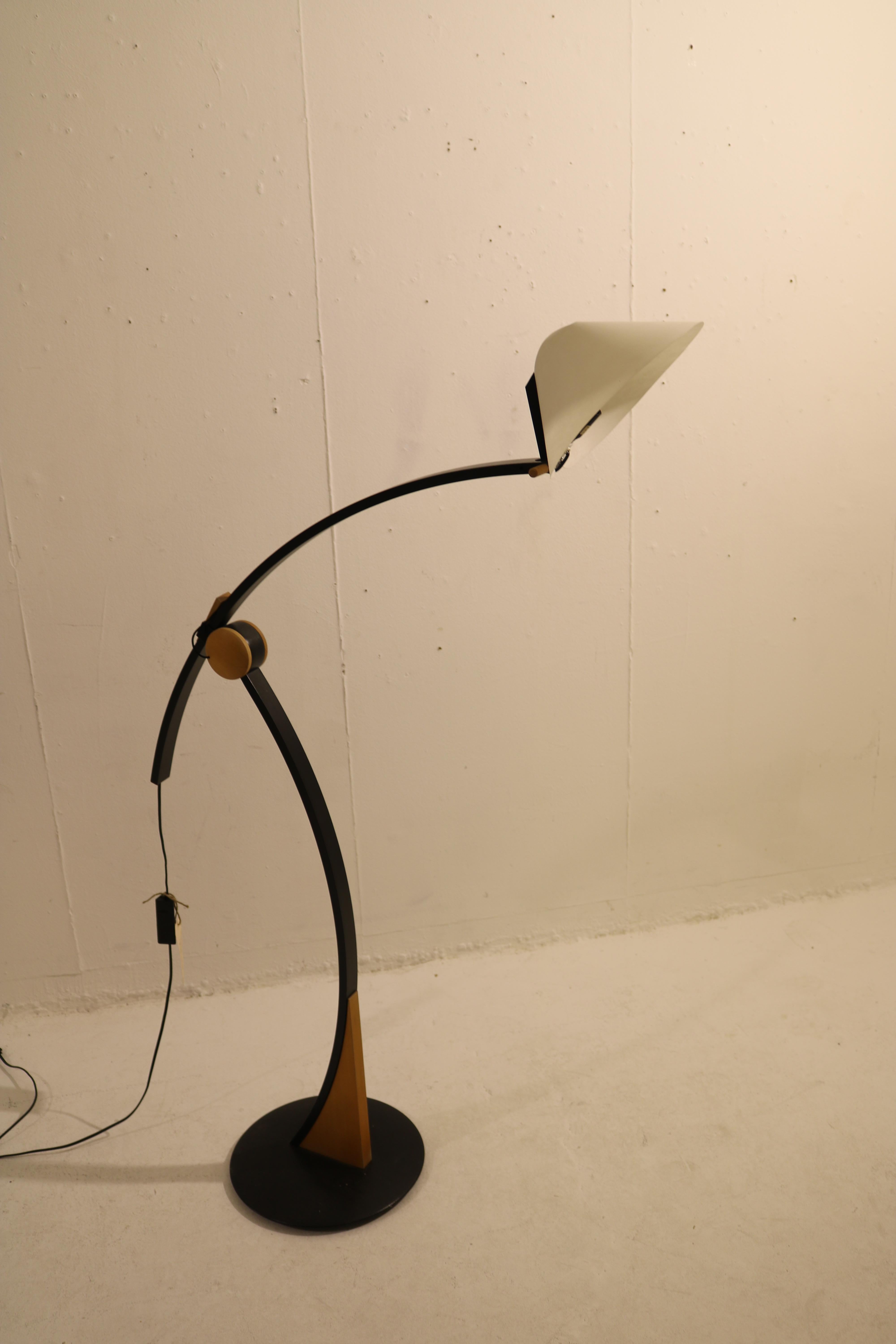 Post modern adjustable floorlamp by Mario Vivaldi for Domus, model Pollo For Sale 4