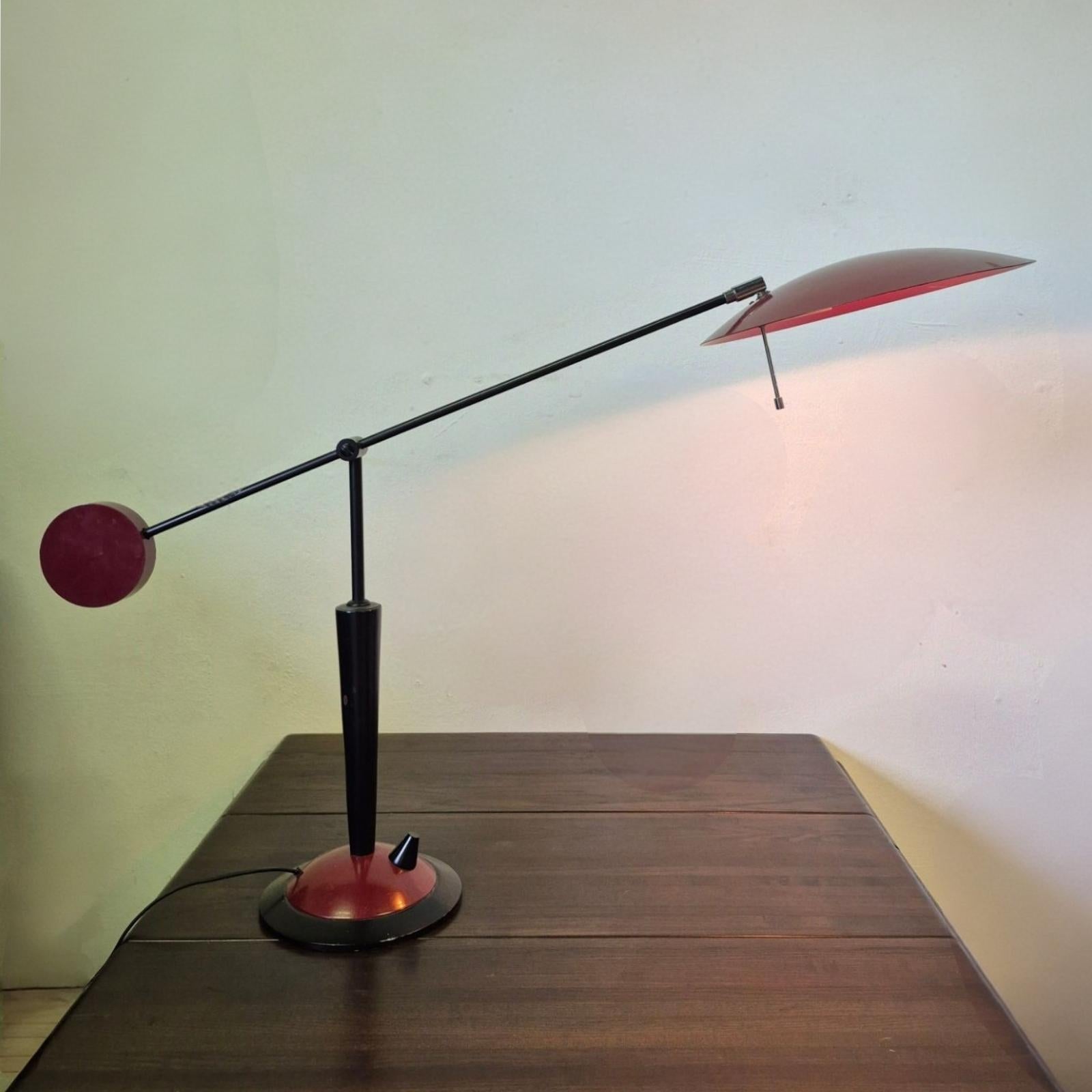 Post modern adjustable lamp by Herda, Netherlands 1980s In Good Condition For Sale In ECHT, NL