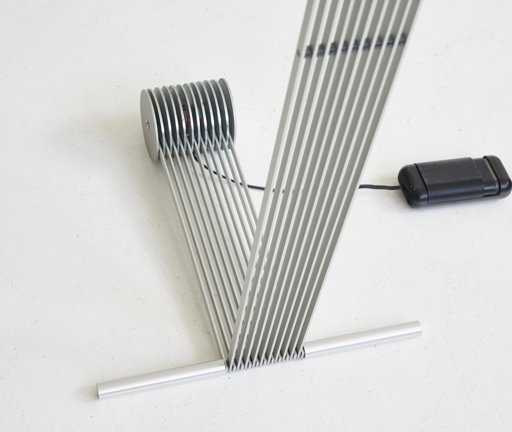 Lampadaire ajustable post-moderne en aluminium par Bernhard Bartels Allemagne 1990 en vente 3