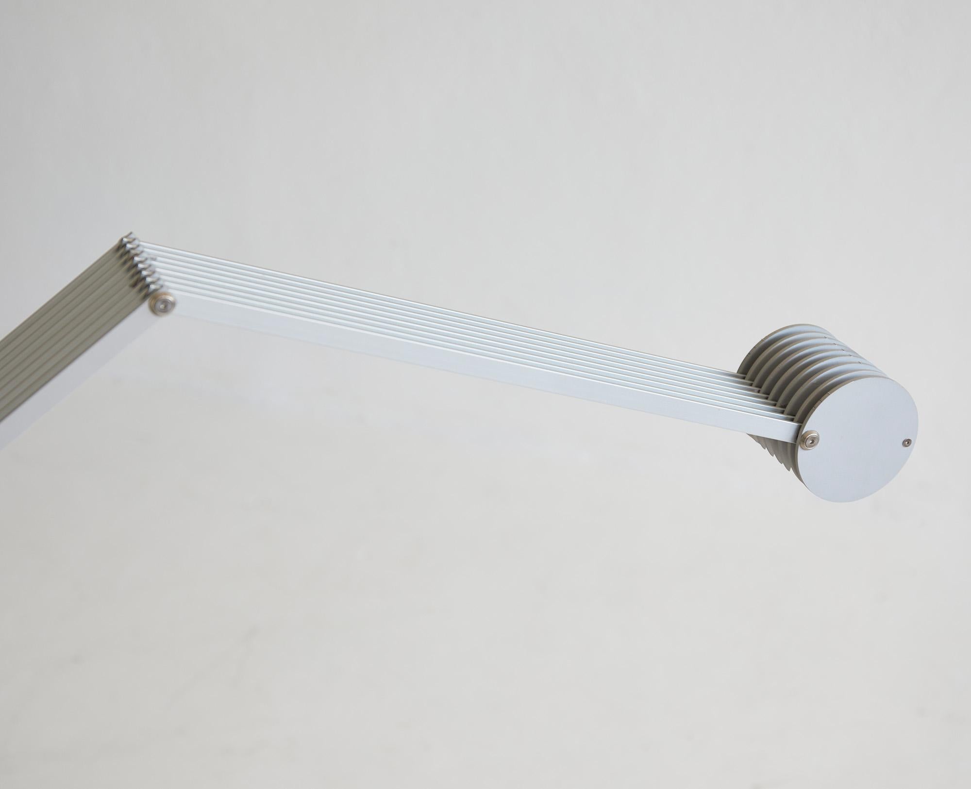 Lampadaire ajustable post-moderne en aluminium par Bernhard Bartels Allemagne 1990 en vente 2