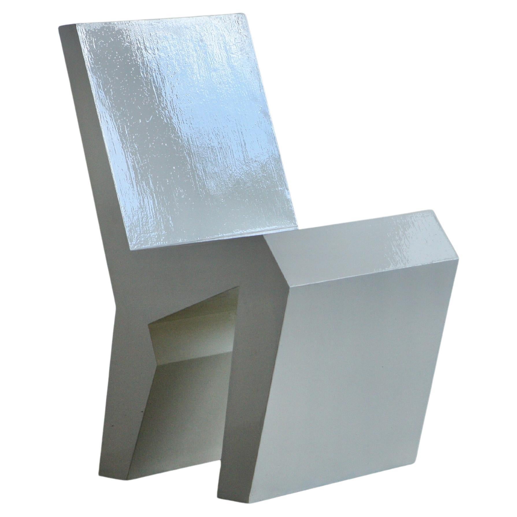 Silla auxiliar angular postmoderna en venta