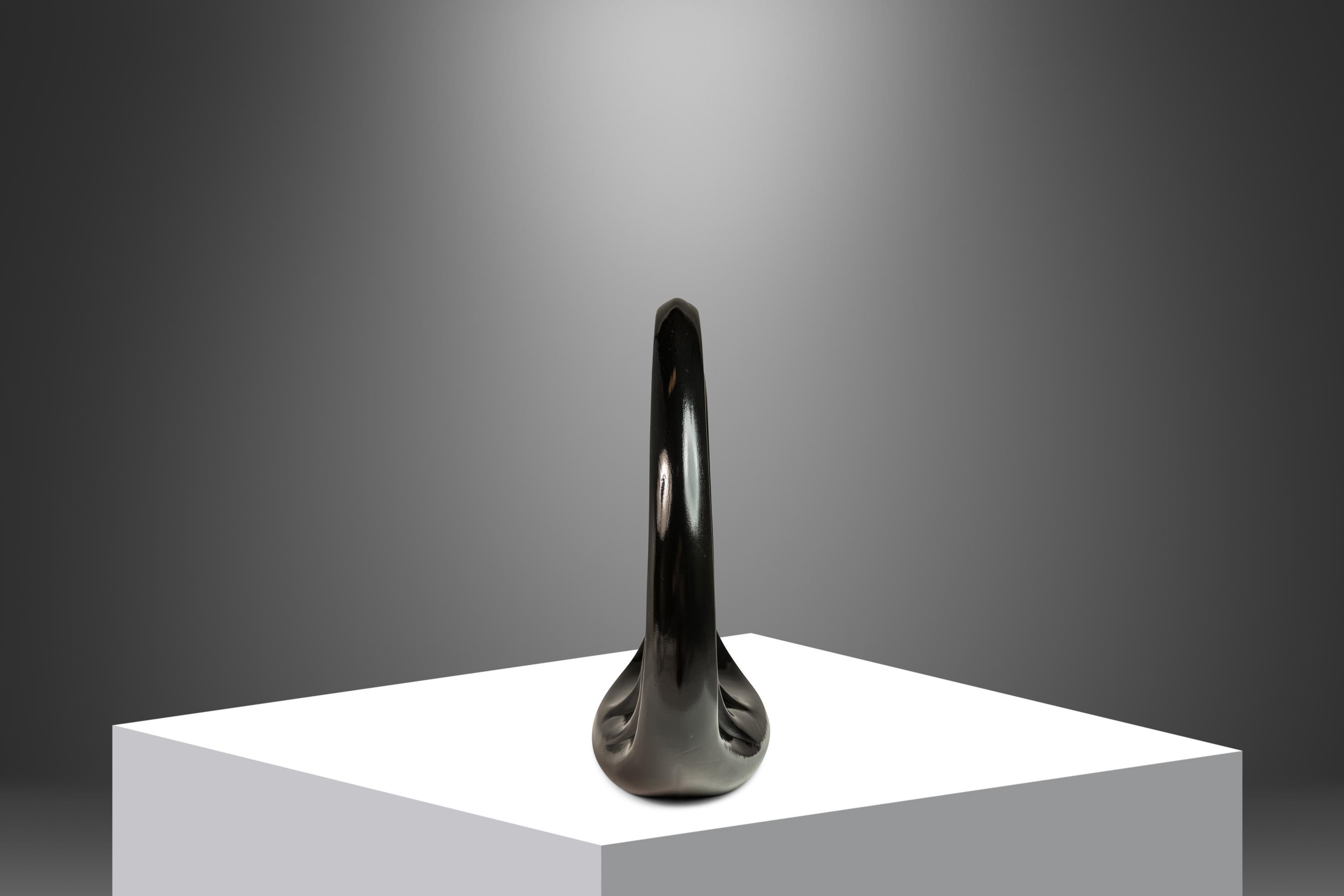 Américain Sculpture Art déco post-moderne en porcelaine, États-Unis, vers 1980 en vente