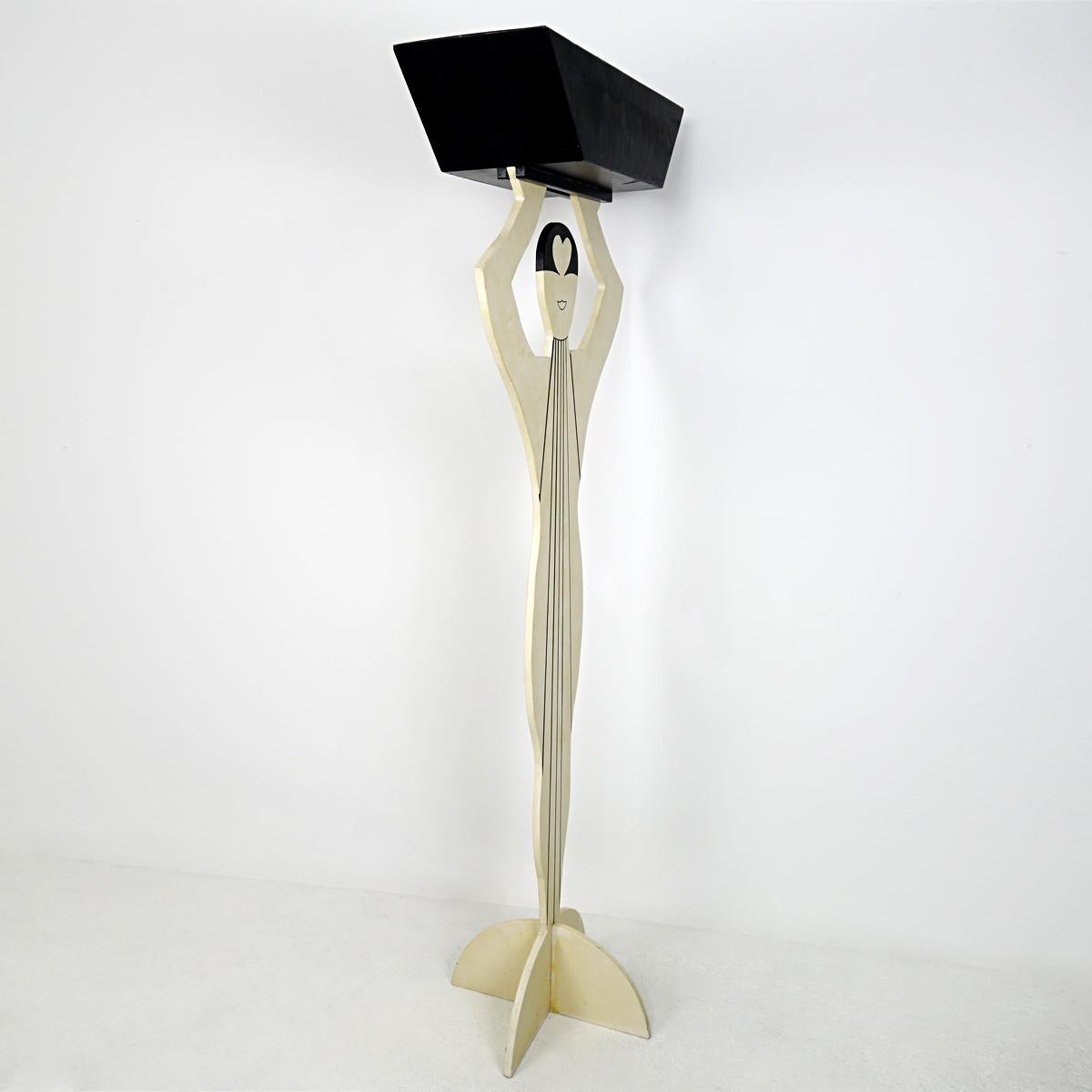 Postmodern Art Deco Style Plant Stand in the Shape of an Elegant Lady In Good Condition For Sale In Doornspijk, NL