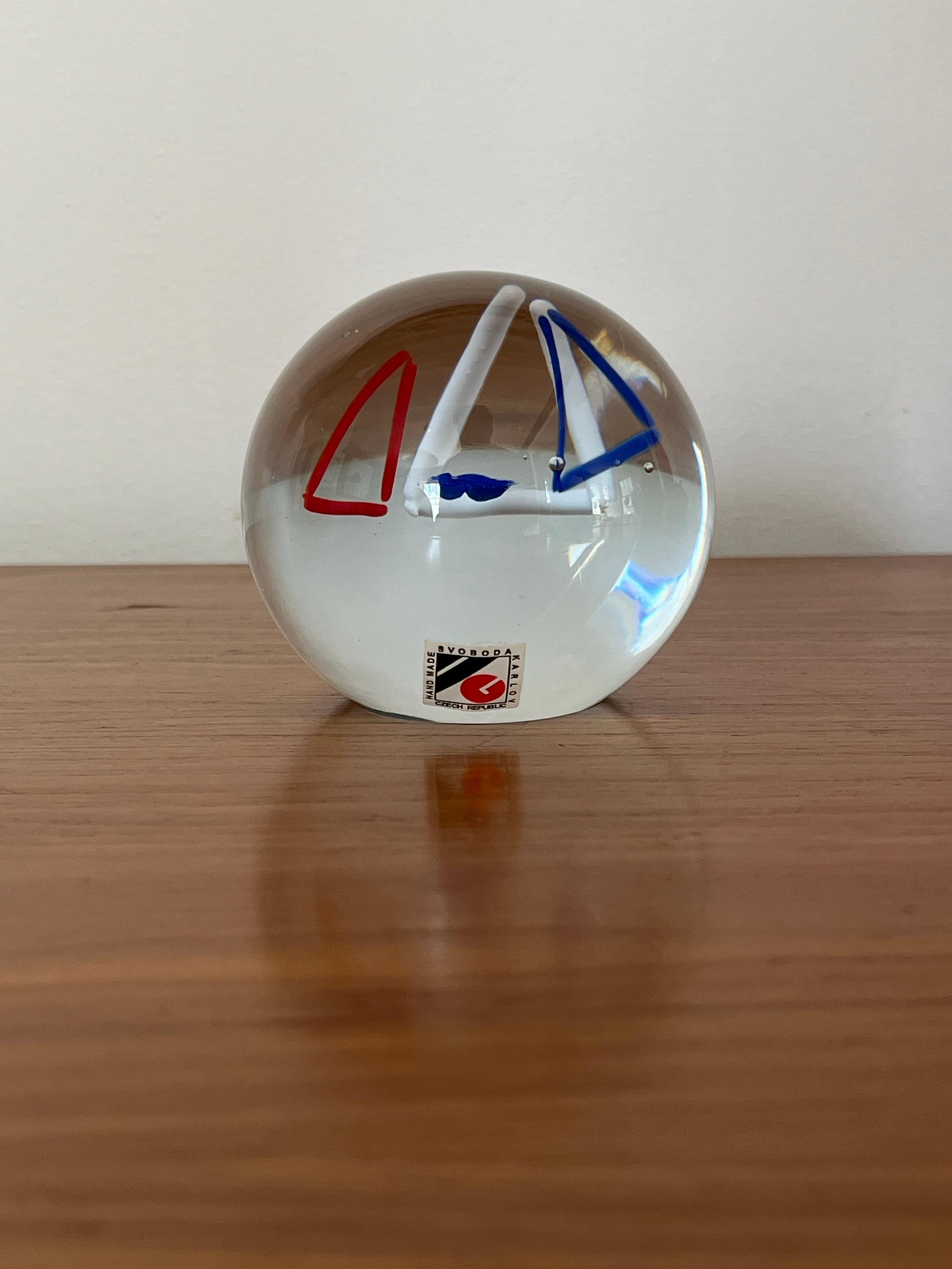 Pisapapeles / Escultura de vidrio artístico postmoderno de Svoboda Karlov en venta 1