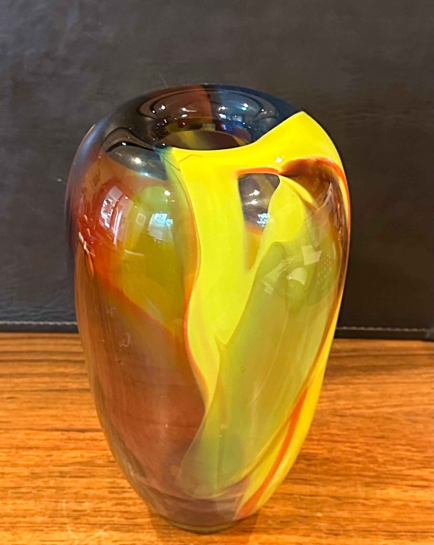 Americano Vaso in vetro artistico postmoderno di Leon Applebaum in vendita