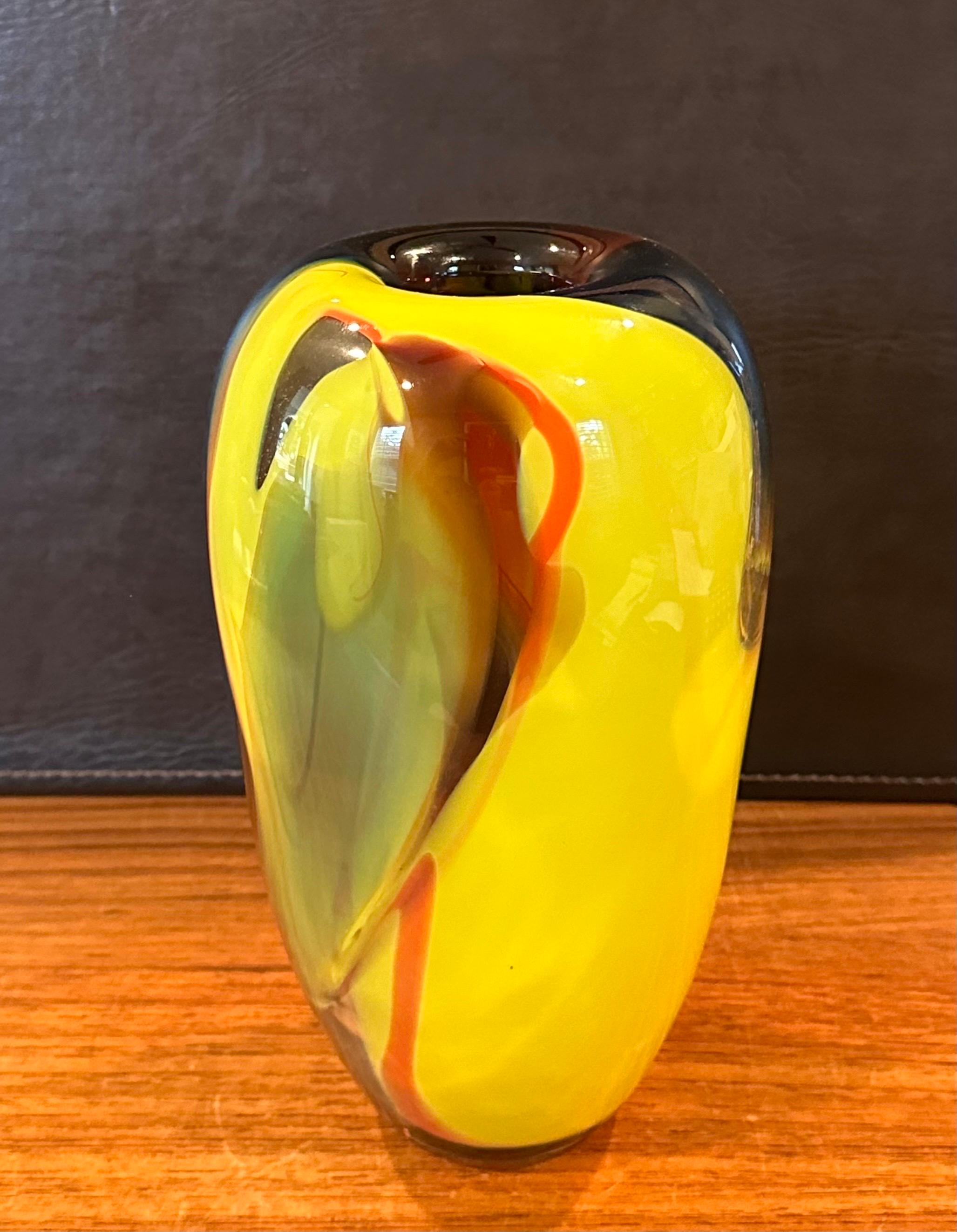 Vaso in vetro artistico postmoderno di Leon Applebaum In condizioni buone in vendita a San Diego, CA