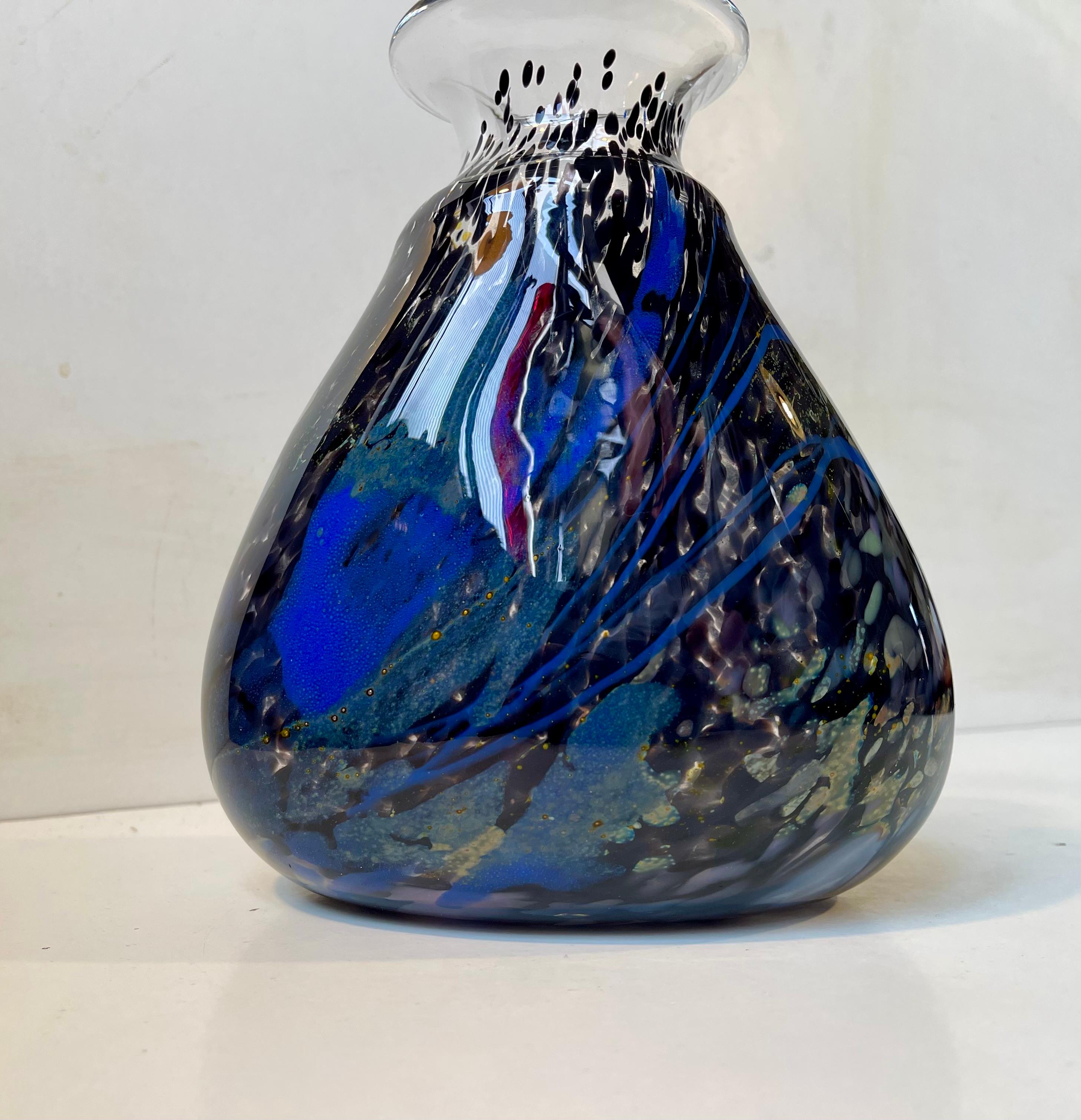 Fine XX secolo Vaso in vetro artistico postmoderno di Odd Ingar Karlengen per Hallingglass Norway in vendita